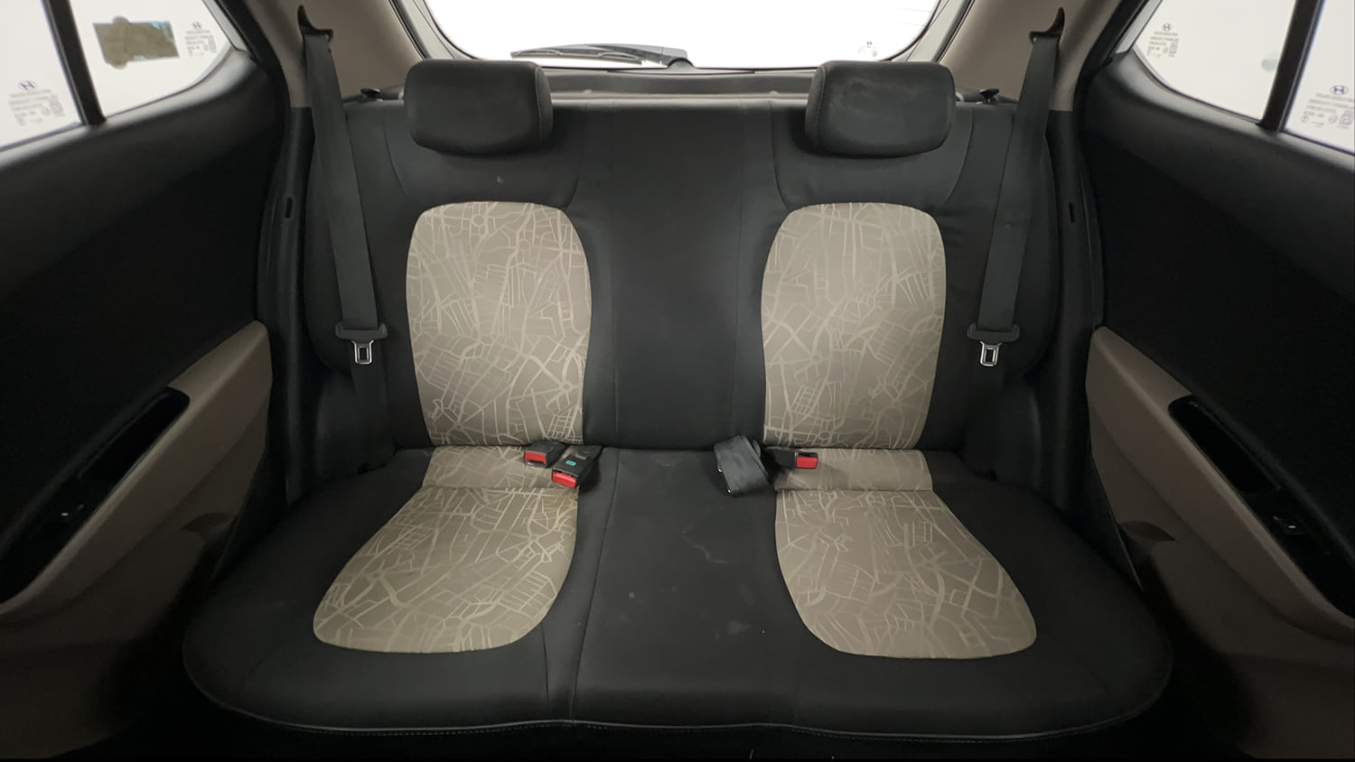 Used 2016 Hyundai Grand i10 Asta 1.2 Kappa VTVT (O) Petrol Manual interior REAR SEAT CONDITION VIEW