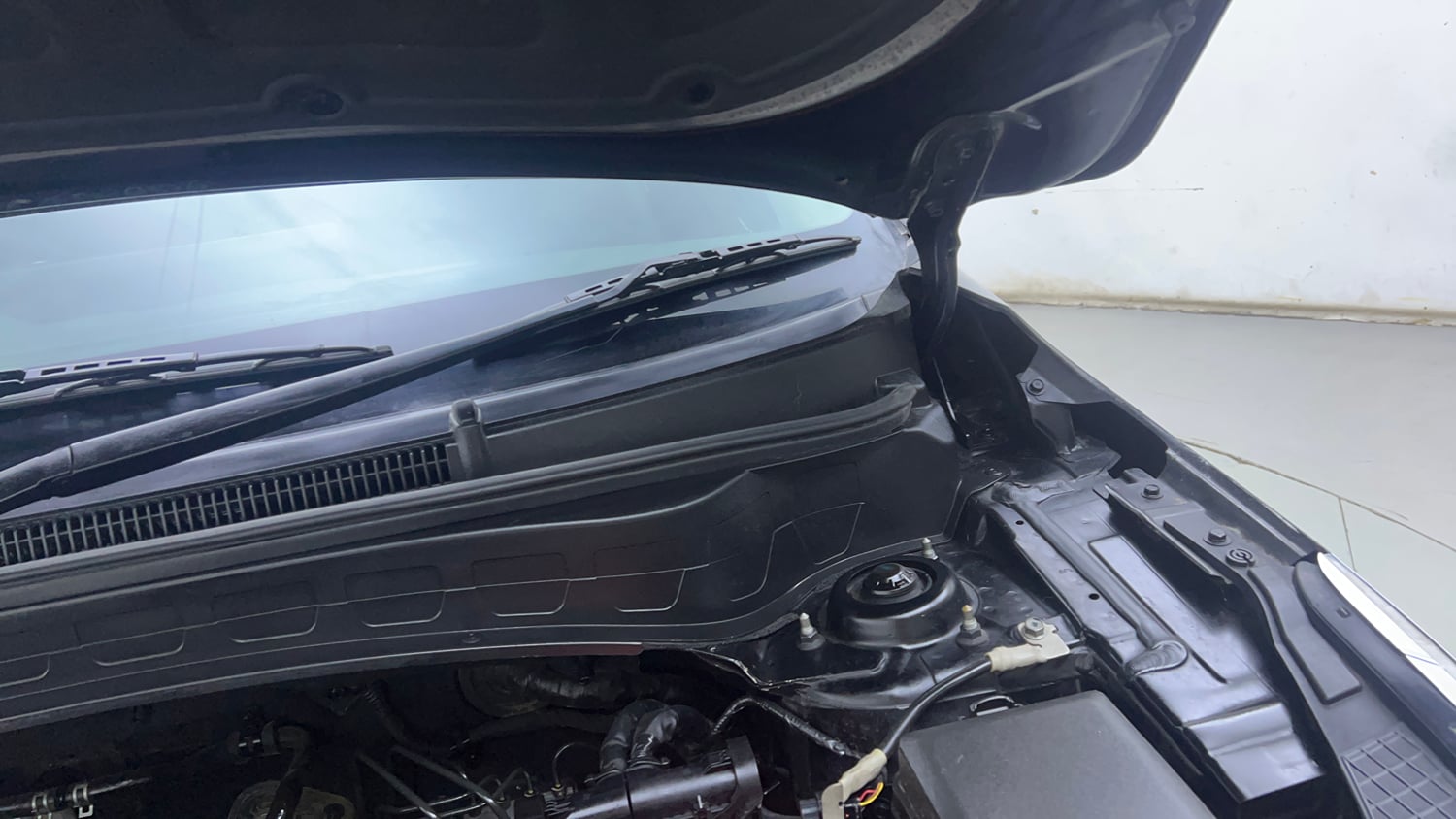 Used 2021 Kia Seltos GTX Plus 1.4 Petrol Manual engine ENGINE LEFT SIDE HINGE & APRON VIEW