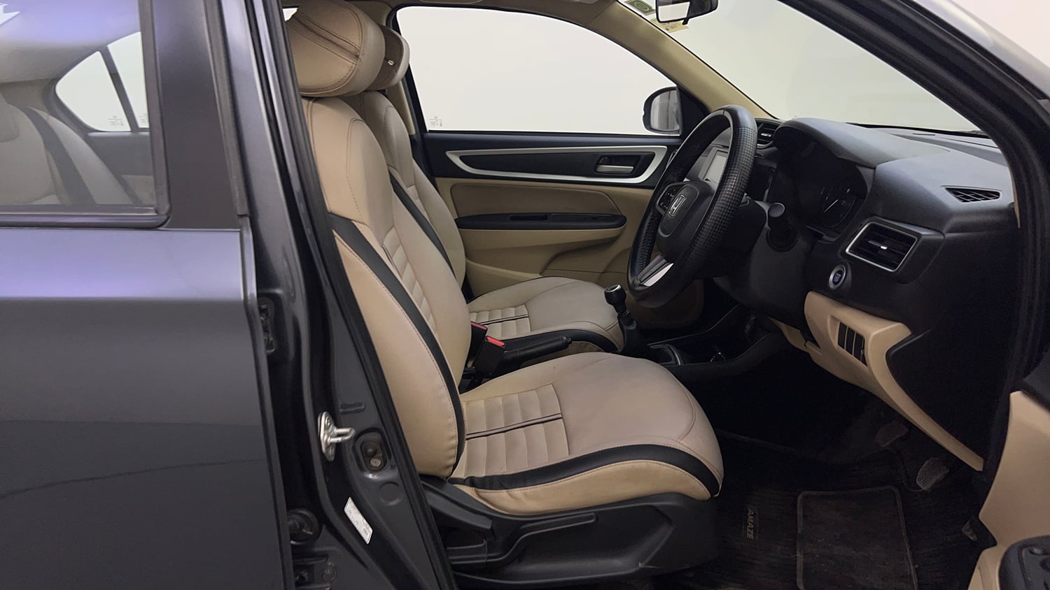 Used 2021 Honda Amaze VX MT 1.5 Diesel Diesel Manual interior RIGHT SIDE FRONT DOOR CABIN VIEW
