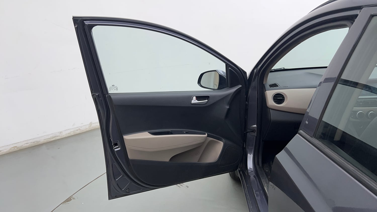 Used 2018 Hyundai Grand i10 Sportz 1.2 Kappa VTVT Petrol Manual interior LEFT FRONT DOOR OPEN VIEW