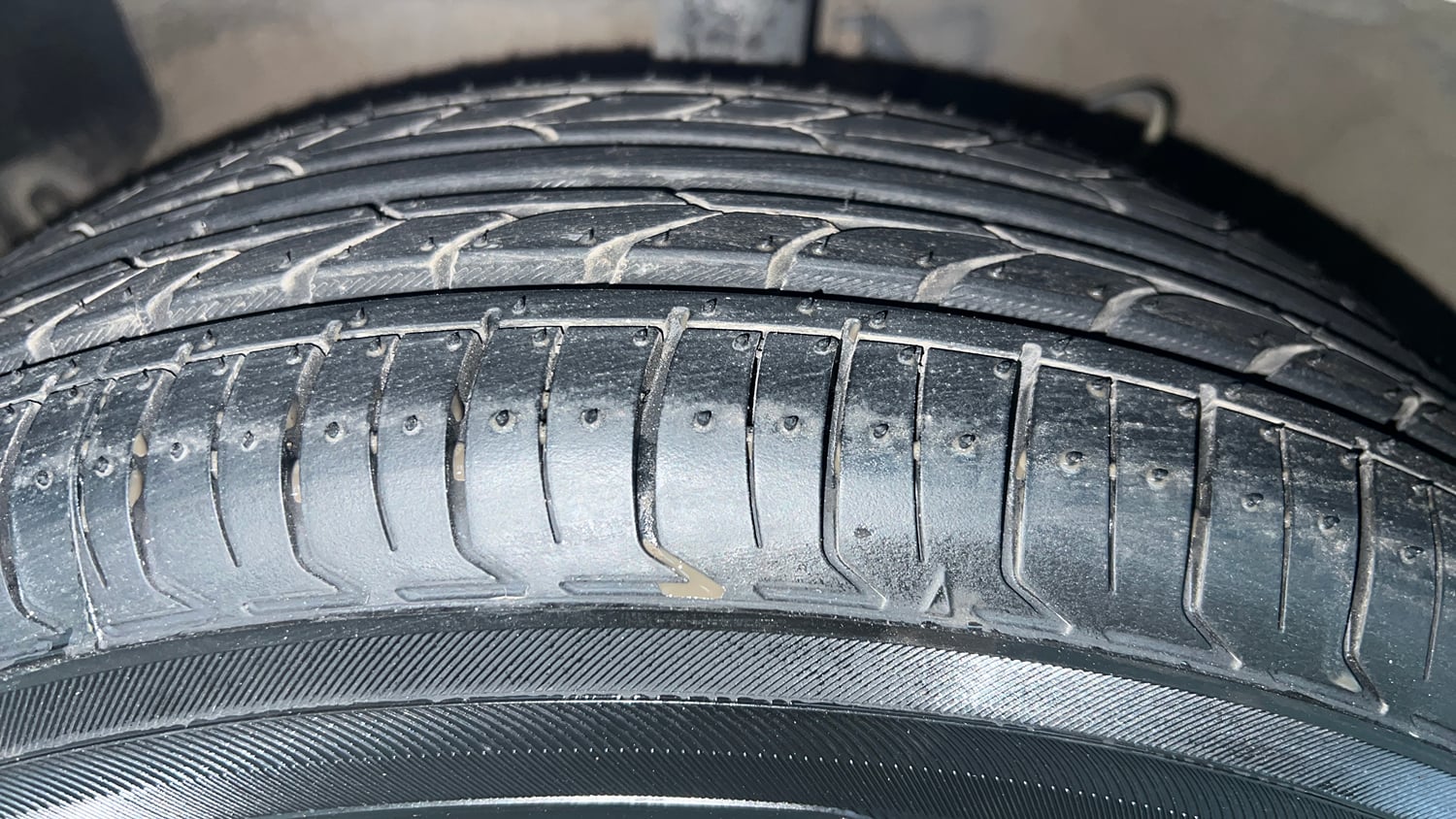 Used 2020 Hyundai Santro Asta Petrol Manual tyres LEFT FRONT TYRE TREAD VIEW