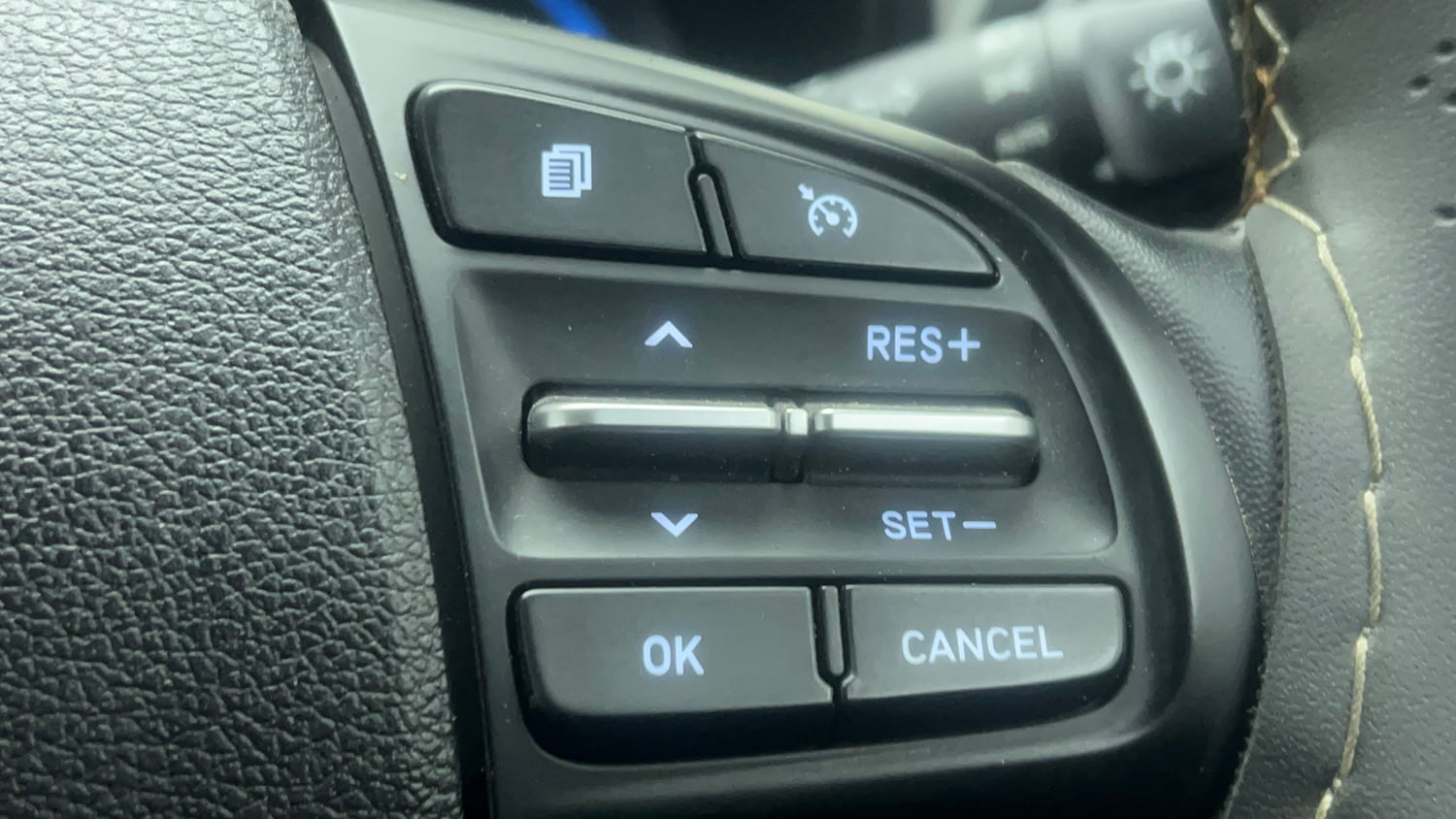 Used 2023 Hyundai Exter SX (O) 1.2 MT Petrol Manual top_features Cruise control