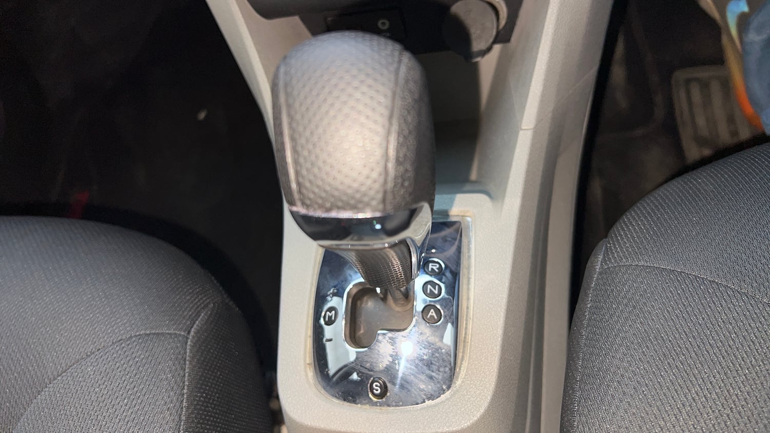 Used 2018 Tata Tiago Revotron XZA Petrol Automatic interior GEAR  KNOB VIEW