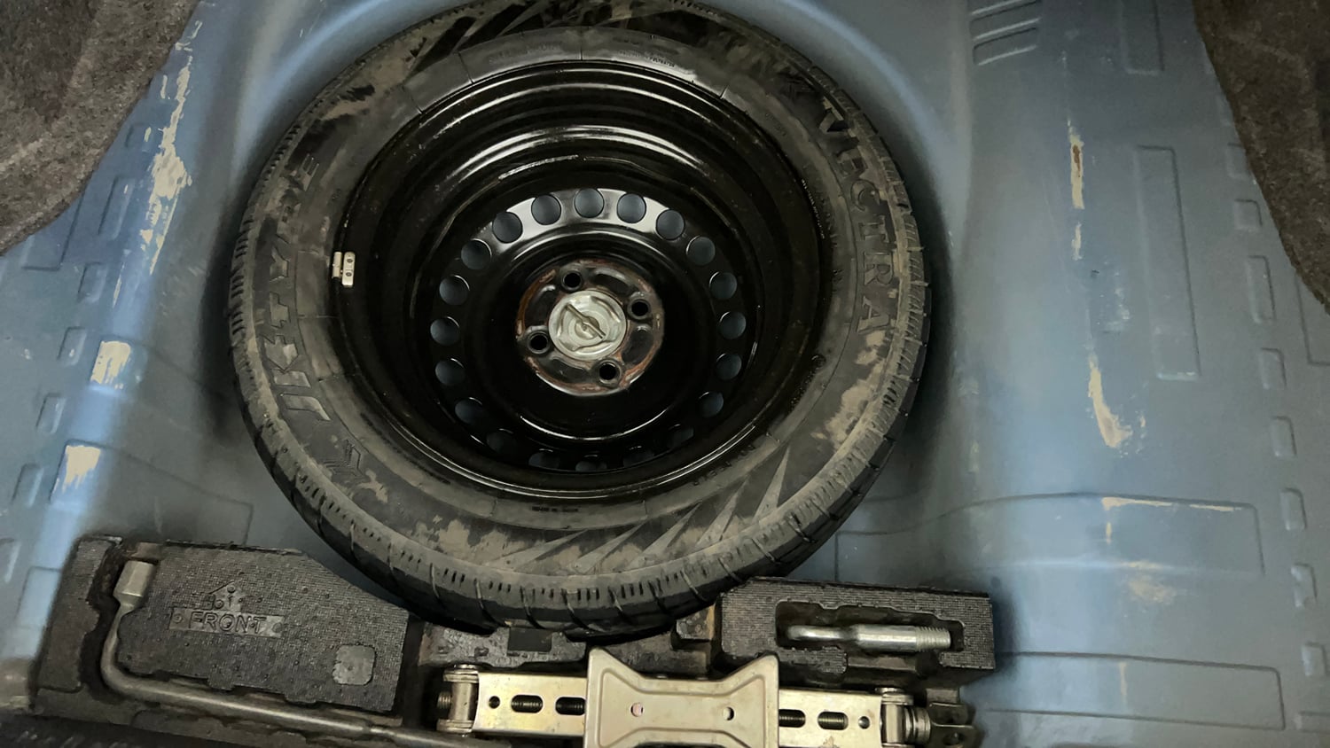 Used 2014 Honda Amaze 1.2 S i-VTEC Petrol Manual tyres SPARE TYRE VIEW