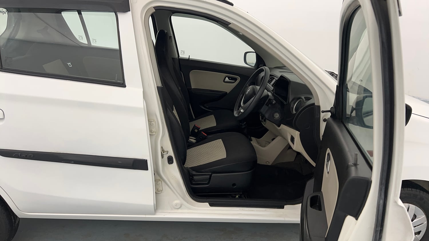 Used 2019 Maruti Suzuki Alto 800 VXi Petrol Manual interior RIGHT SIDE FRONT DOOR CABIN VIEW