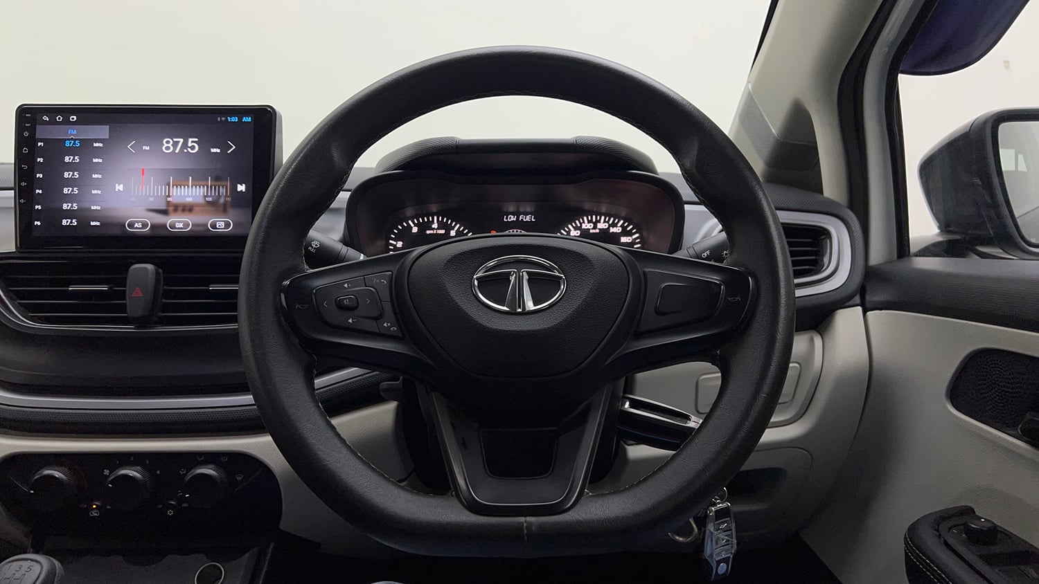 Used 2022 Tata Altroz XE Petrol Petrol Manual interior STEERING VIEW