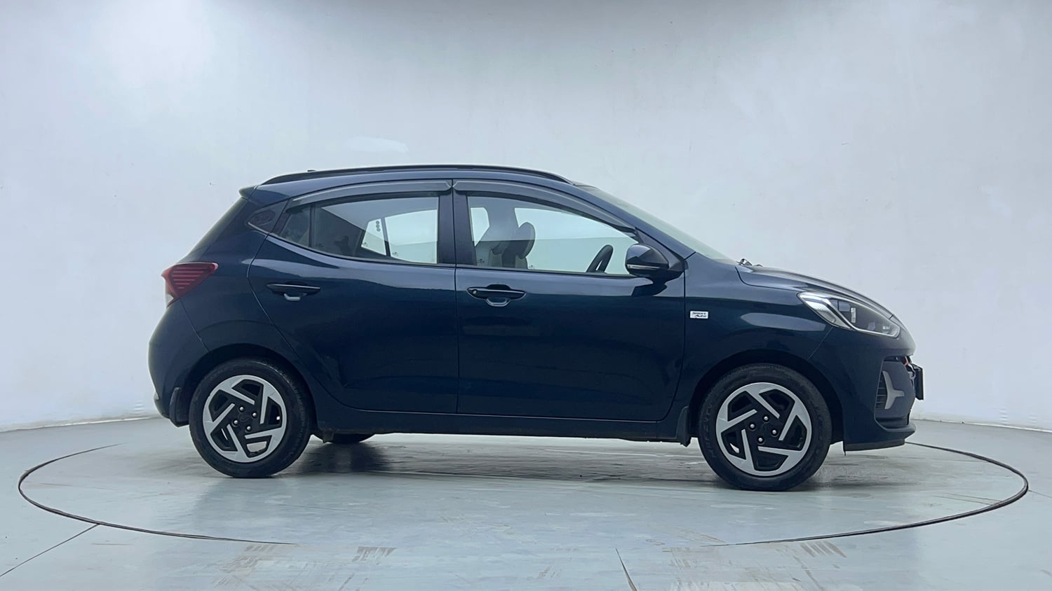 Used 2024 Hyundai Grand i10 Nios Sportz 1.2 Kappa AMT Petrol Automatic exterior RIGHT SIDE VIEW