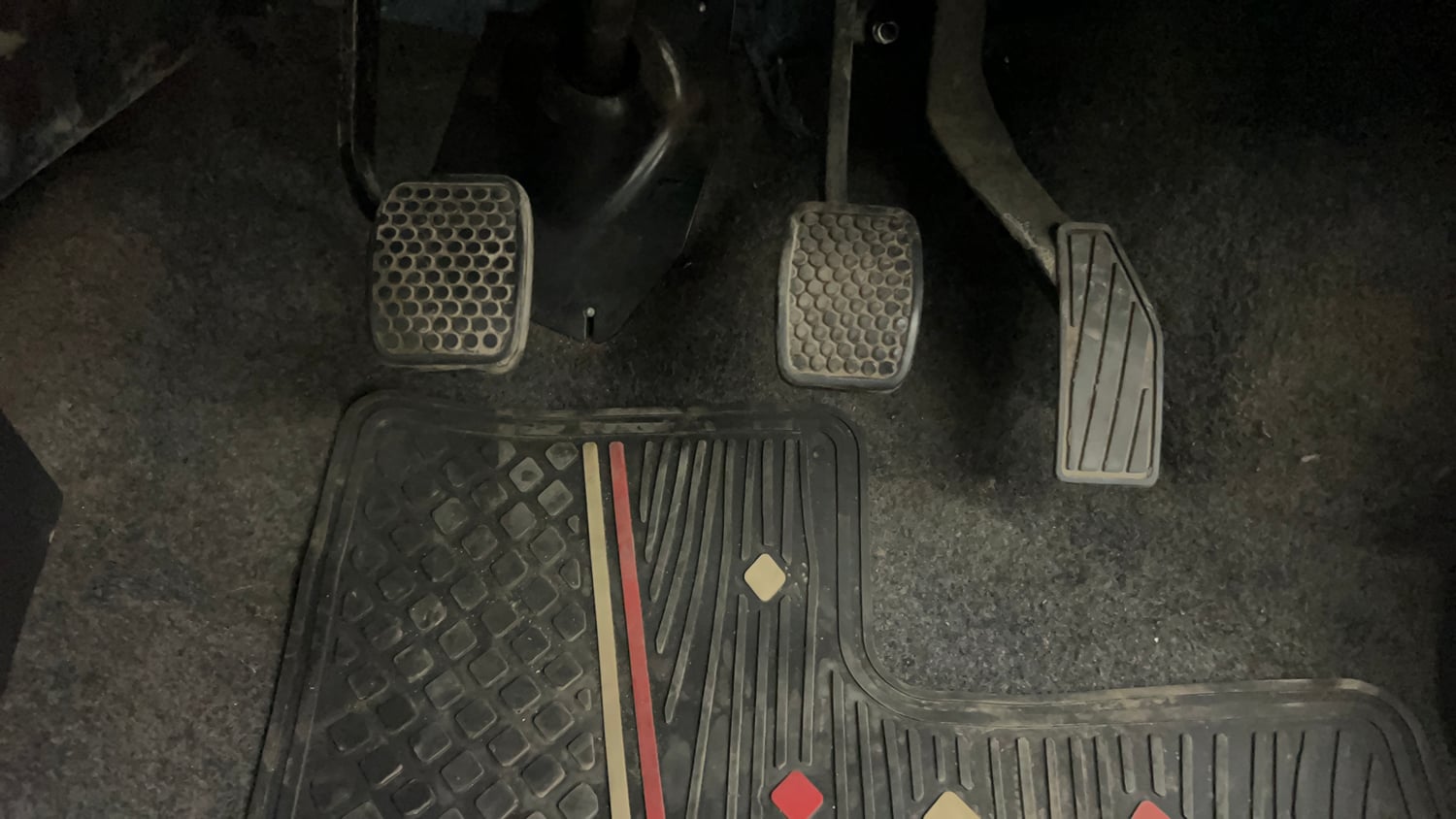 Used 2017 Maruti Suzuki Alto 800 LXi Petrol Manual interior PEDALS VIEW