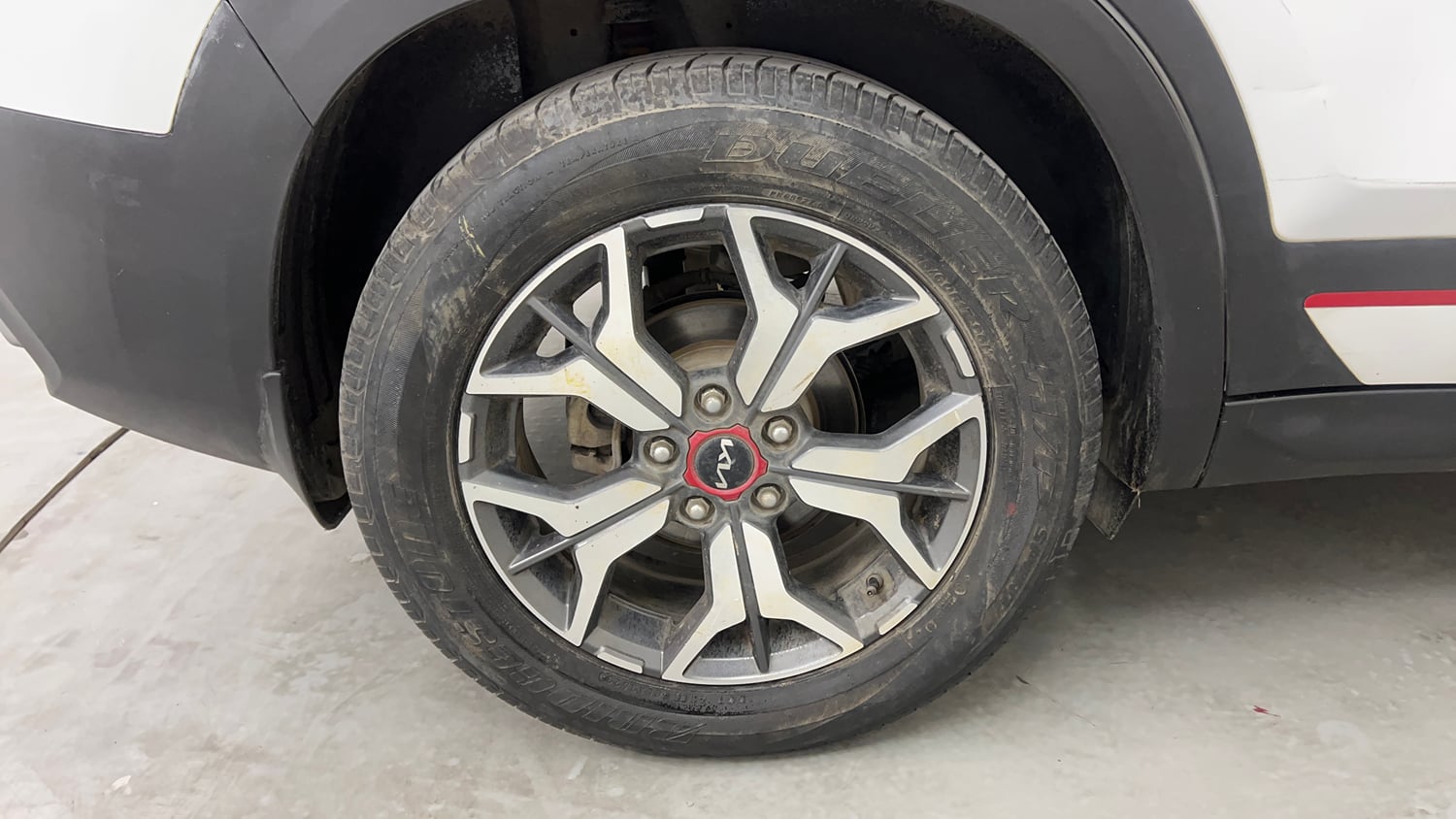 Used 2022 Kia Seltos GTX Plus 1.5 Diesel AT Diesel Automatic tyres RIGHT REAR TYRE RIM VIEW