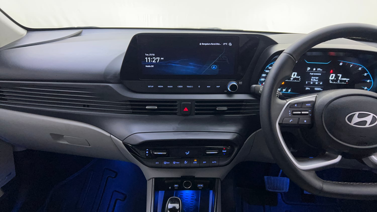 Used 2024 Hyundai New i20 Asta (O) 1.2 IVT Petrol Automatic interior MUSIC SYSTEM & AC CONTROL VIEW