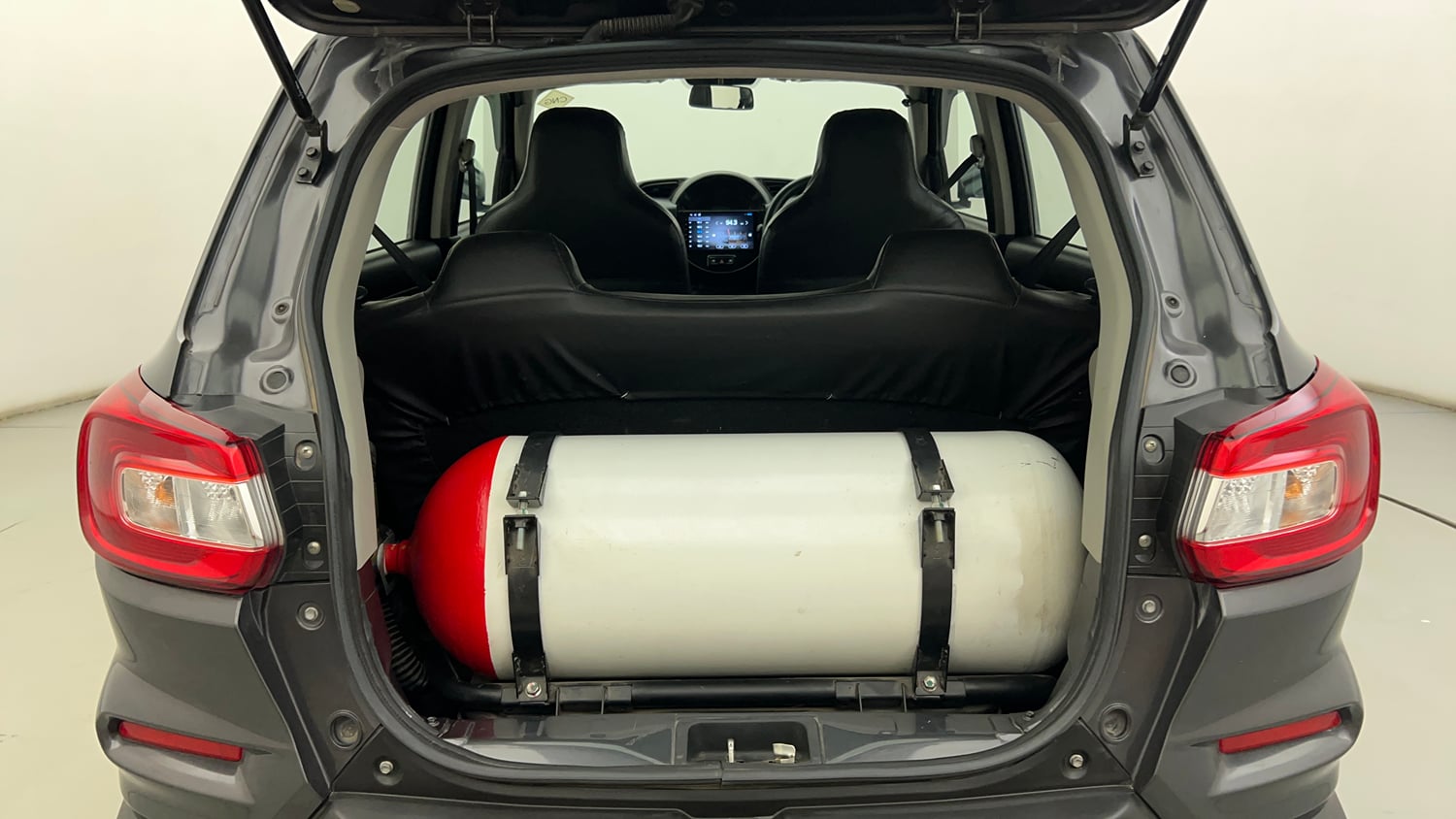 Used 2021 Maruti Suzuki S-Presso VXi CNG Cng Manual interior DICKY INSIDE VIEW