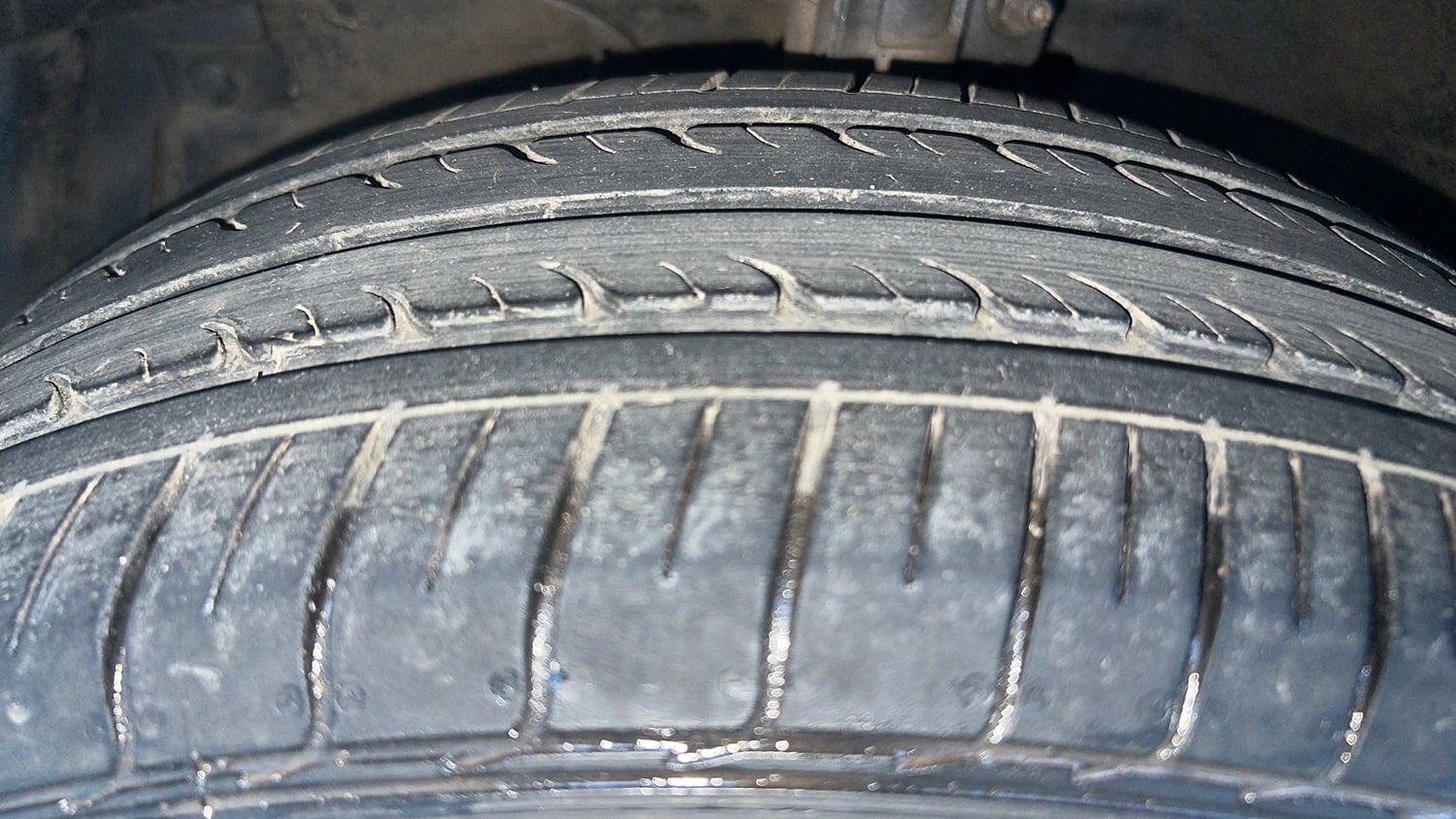 Used 2015 Maruti Suzuki Swift Dzire ZXI Petrol Manual tyres LEFT FRONT TYRE TREAD VIEW