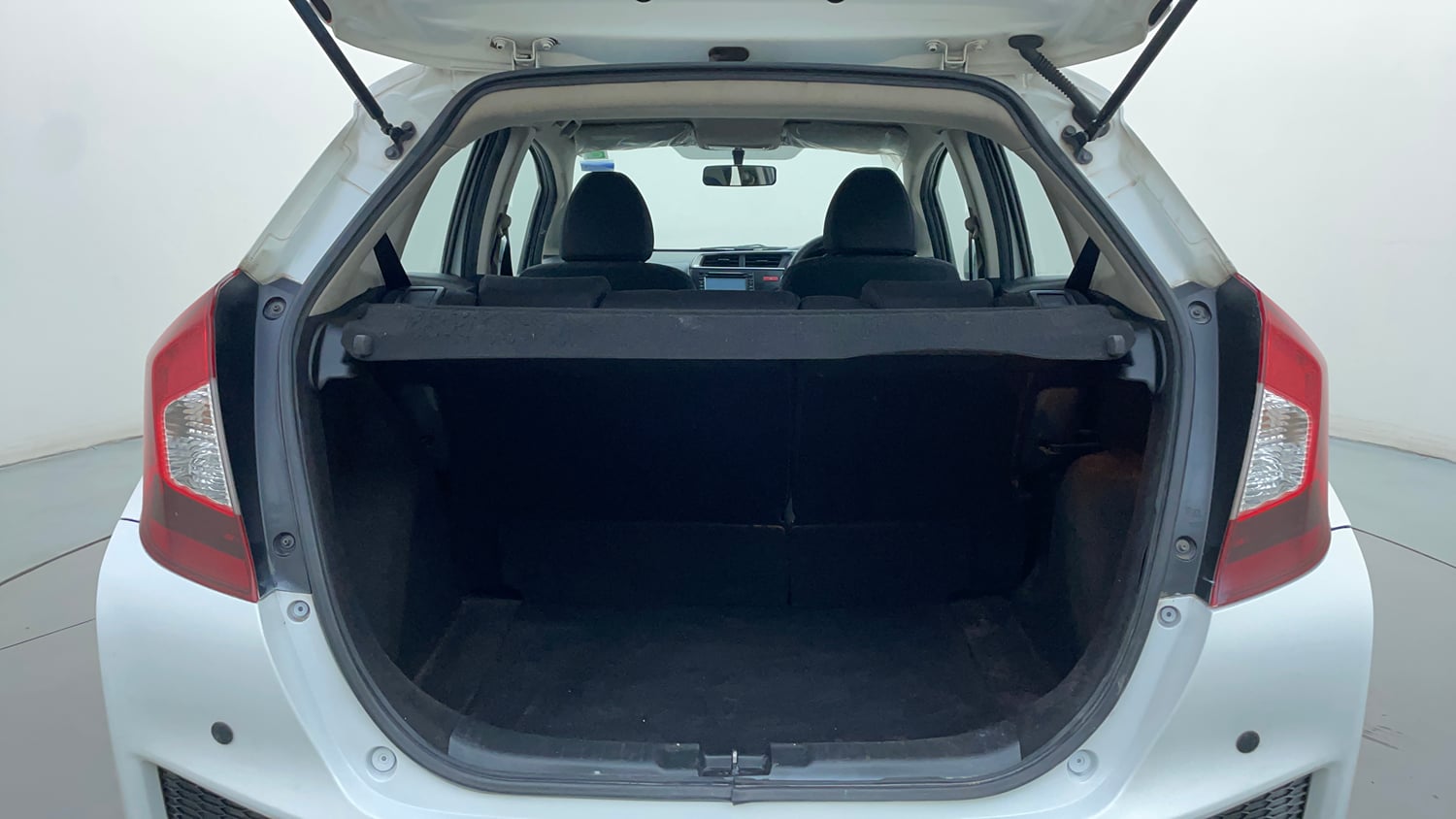 Used 2016 Honda Jazz VX Petrol Petrol Manual interior DICKY INSIDE VIEW