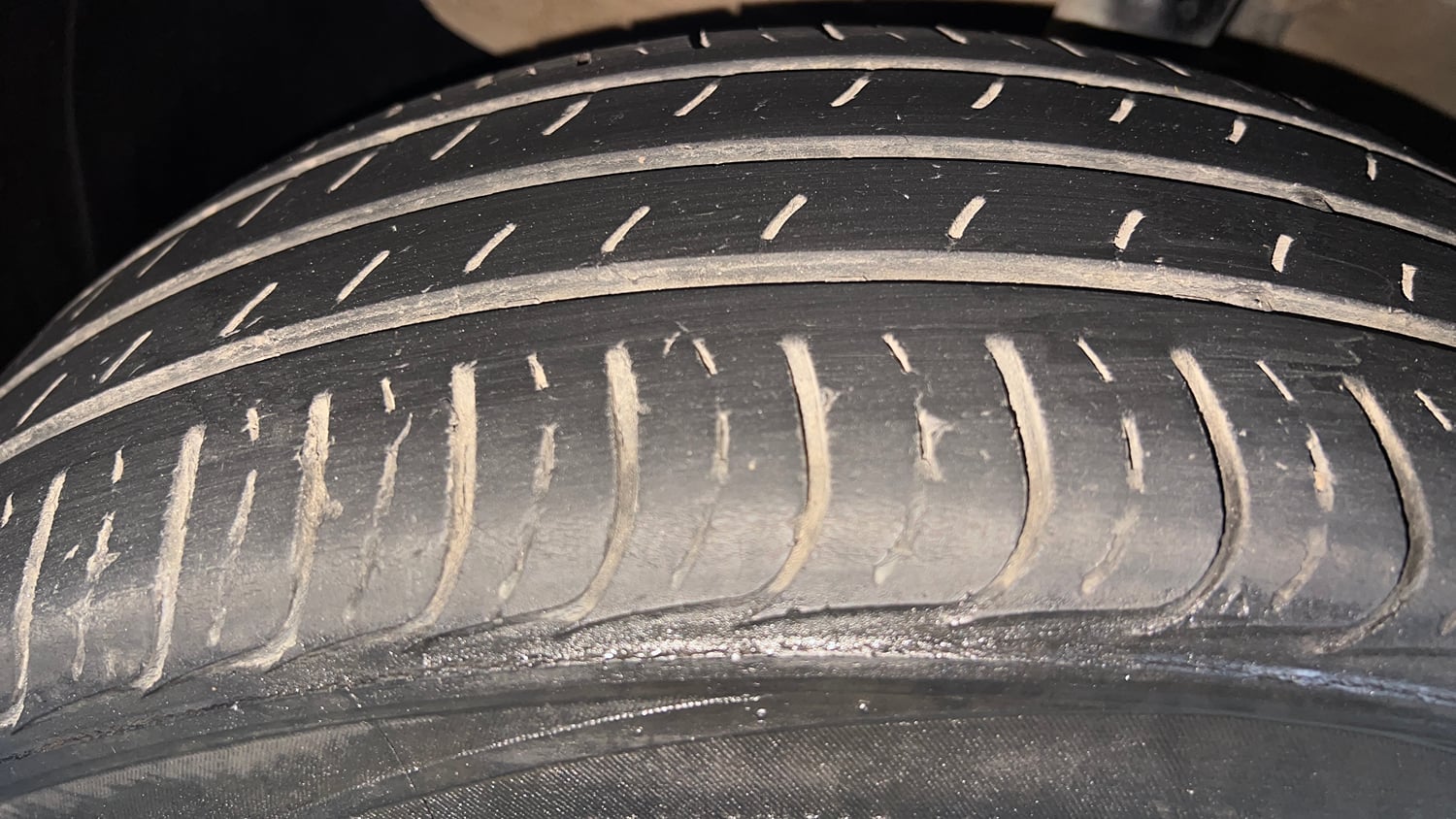 Used 2024 Kia Seltos HTE 1.5 Diesel MT Diesel Manual tyres LEFT FRONT TYRE TREAD VIEW