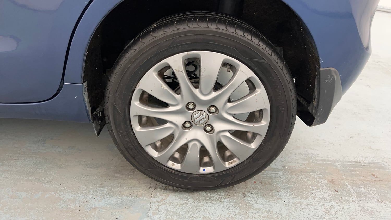 Used 2018 Maruti Suzuki Baleno Zeta 1.2 Petrol Manual tyres LEFT REAR TYRE RIM VIEW