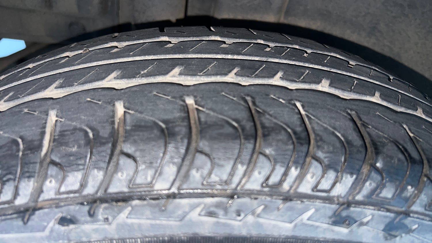Used 2014 Maruti Suzuki Swift VXi Petrol Manual tyres RIGHT REAR TYRE TREAD VIEW