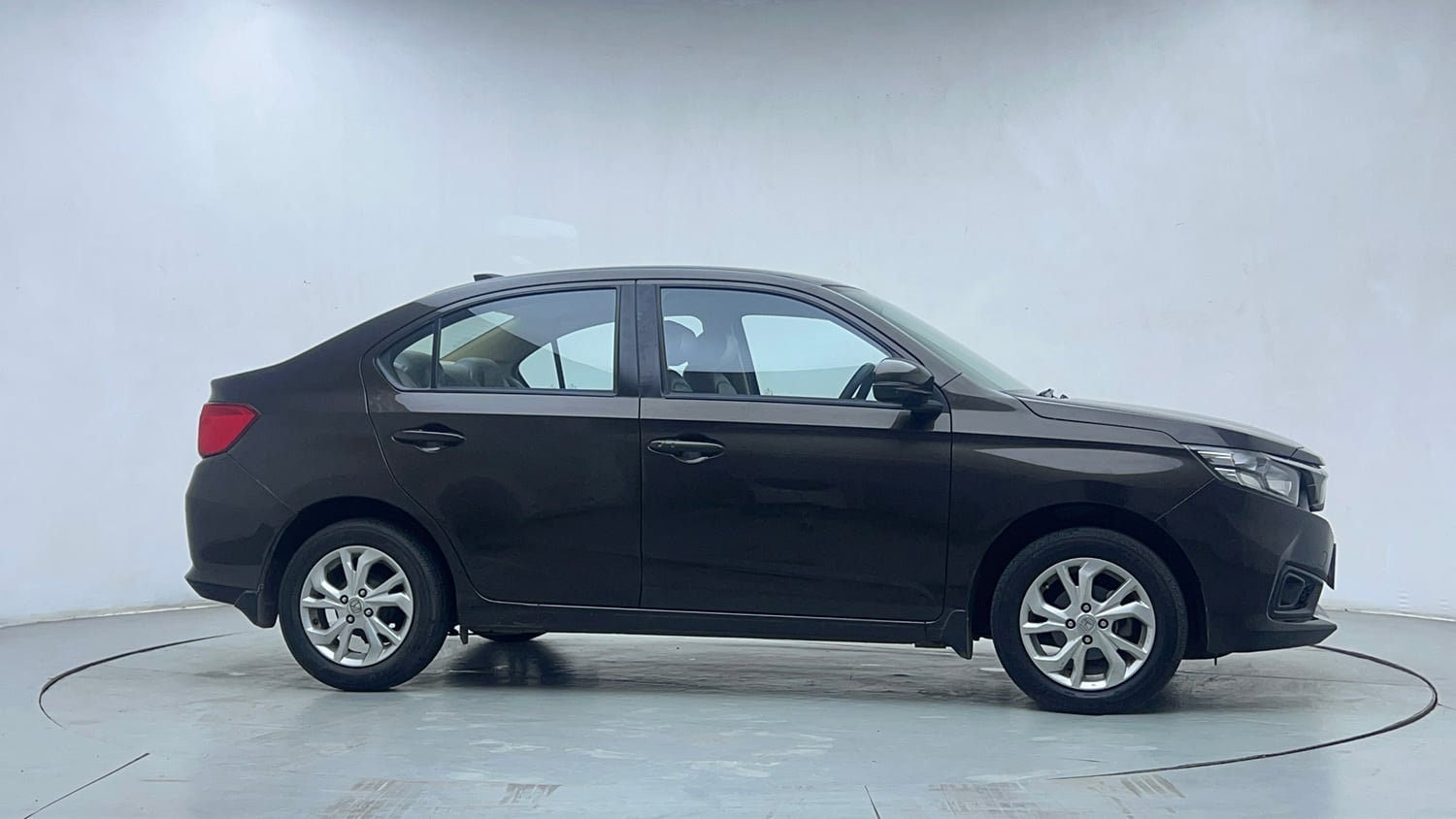 Used 2020 Honda Amaze 1.2 VX MT Petrol Petrol Manual exterior RIGHT SIDE VIEW