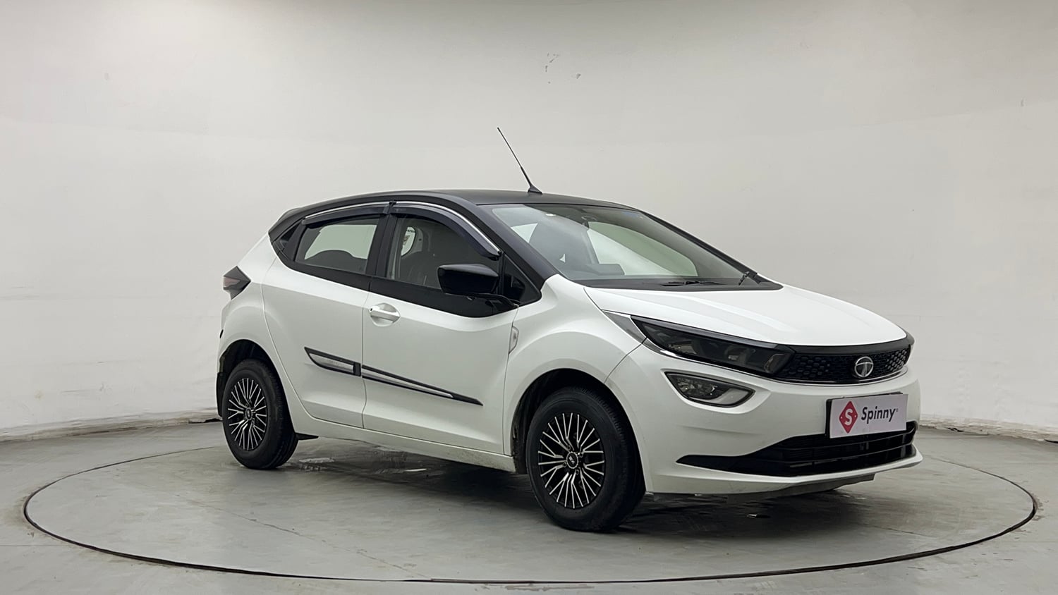 Used 2022 Tata Altroz XE Petrol Petrol Manual exterior RIGHT FRONT CORNER VIEW