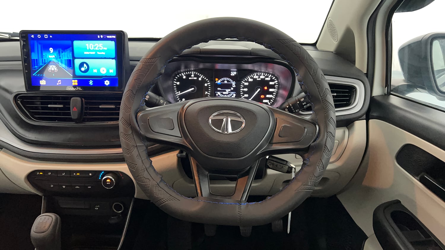 Used 2024 Tata Altroz XE Plus Diesel Diesel Manual interior STEERING VIEW