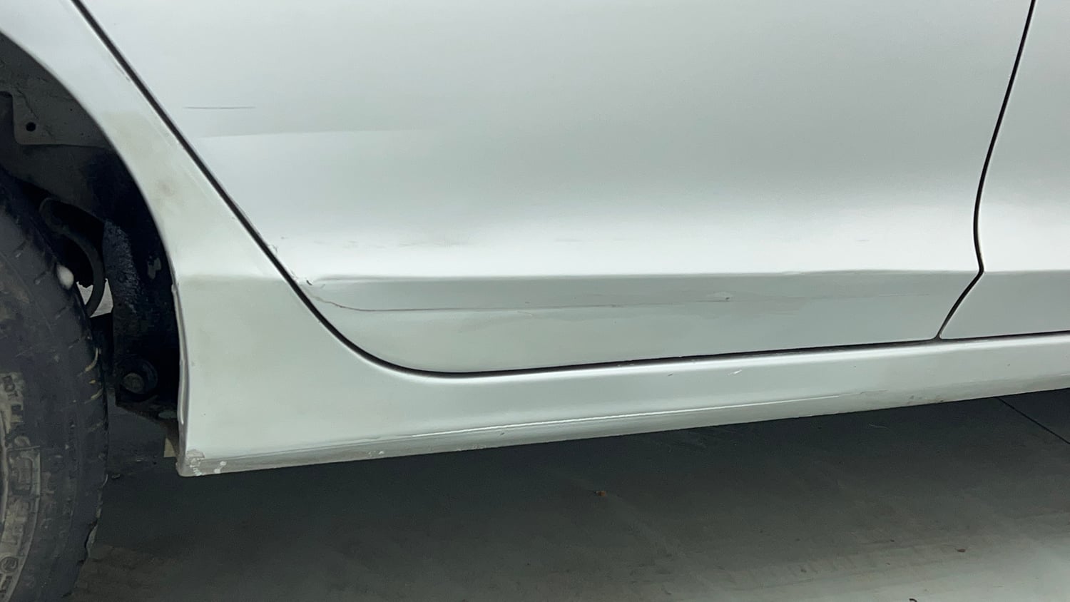 Used 2015 Honda City V Petrol Manual dents MINOR SCRATCH