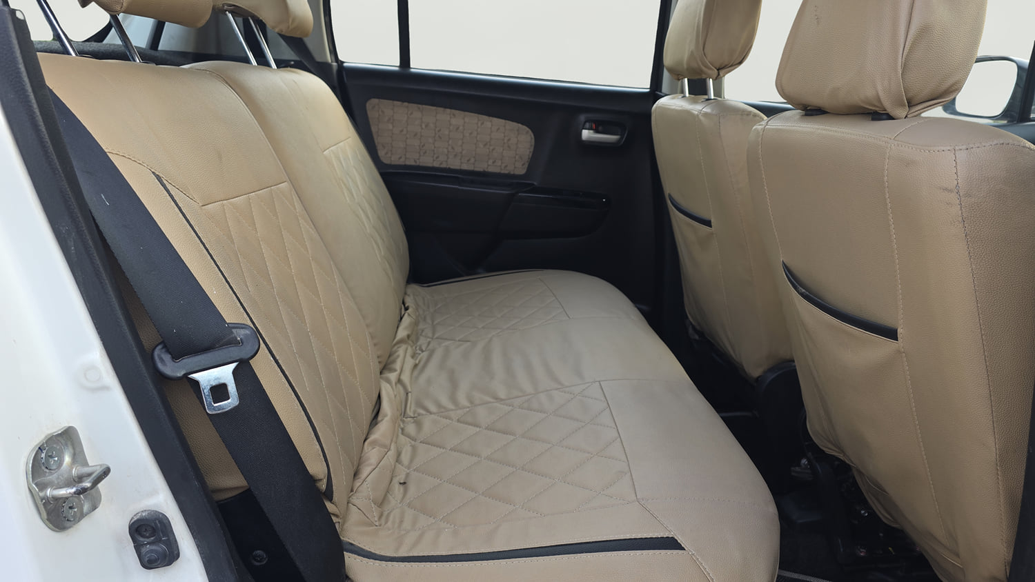 Used 2017 Maruti Suzuki Wagon R VXI Petrol Manual interior RIGHT SIDE REAR DOOR CABIN VIEW