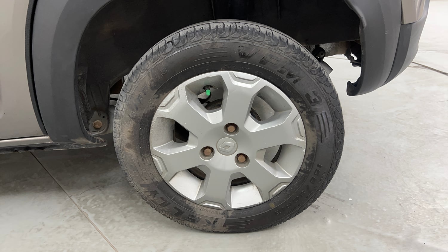 Used 2017 Renault Kwid CLIMBER 1.0 Petrol Manual tyres LEFT REAR TYRE RIM VIEW