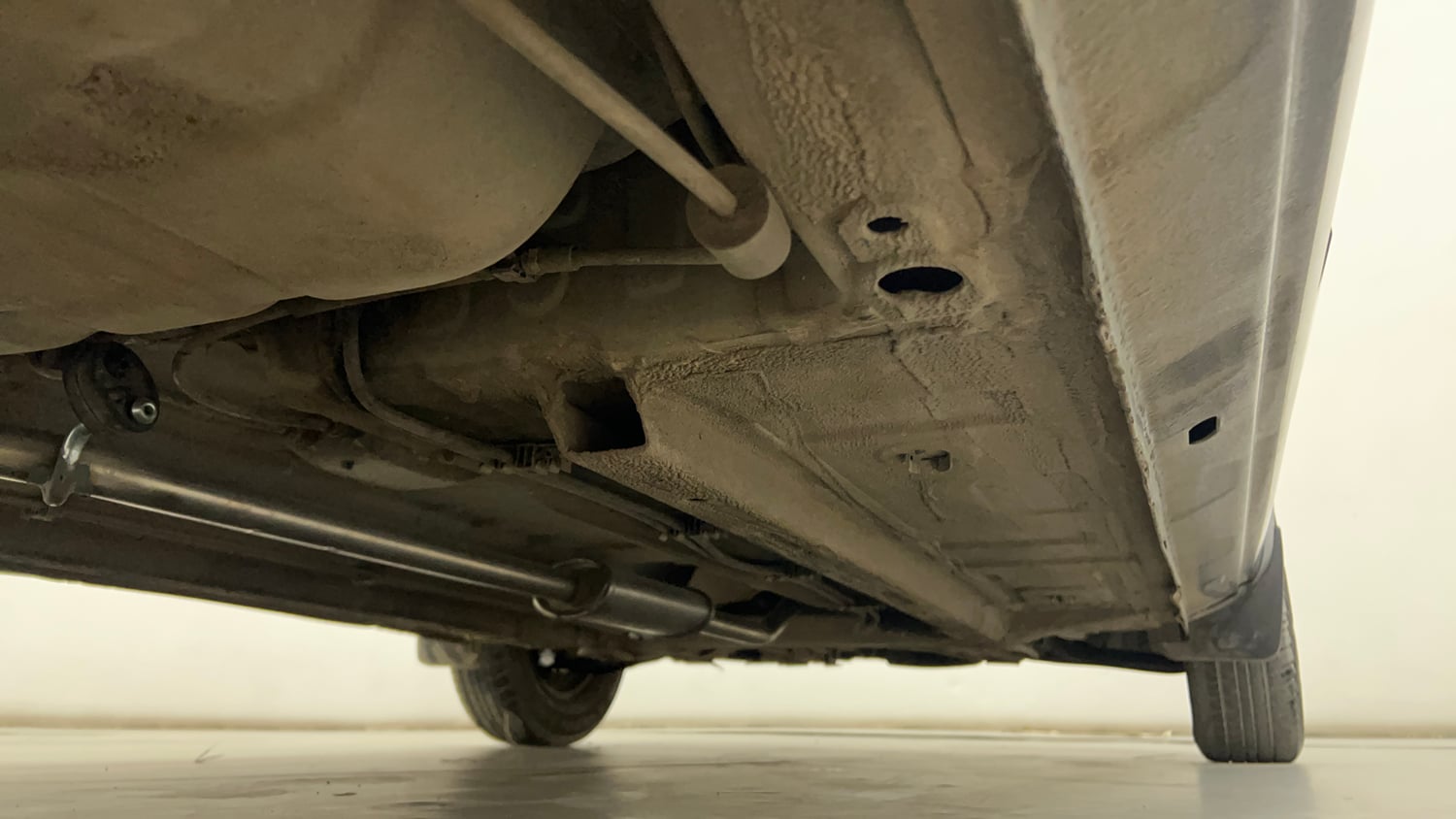 Used 2019 Renault Kwid RXT (O) 1.0 SCE Edition Petrol Manual extra REAR RIGHT UNDERBODY VIEW