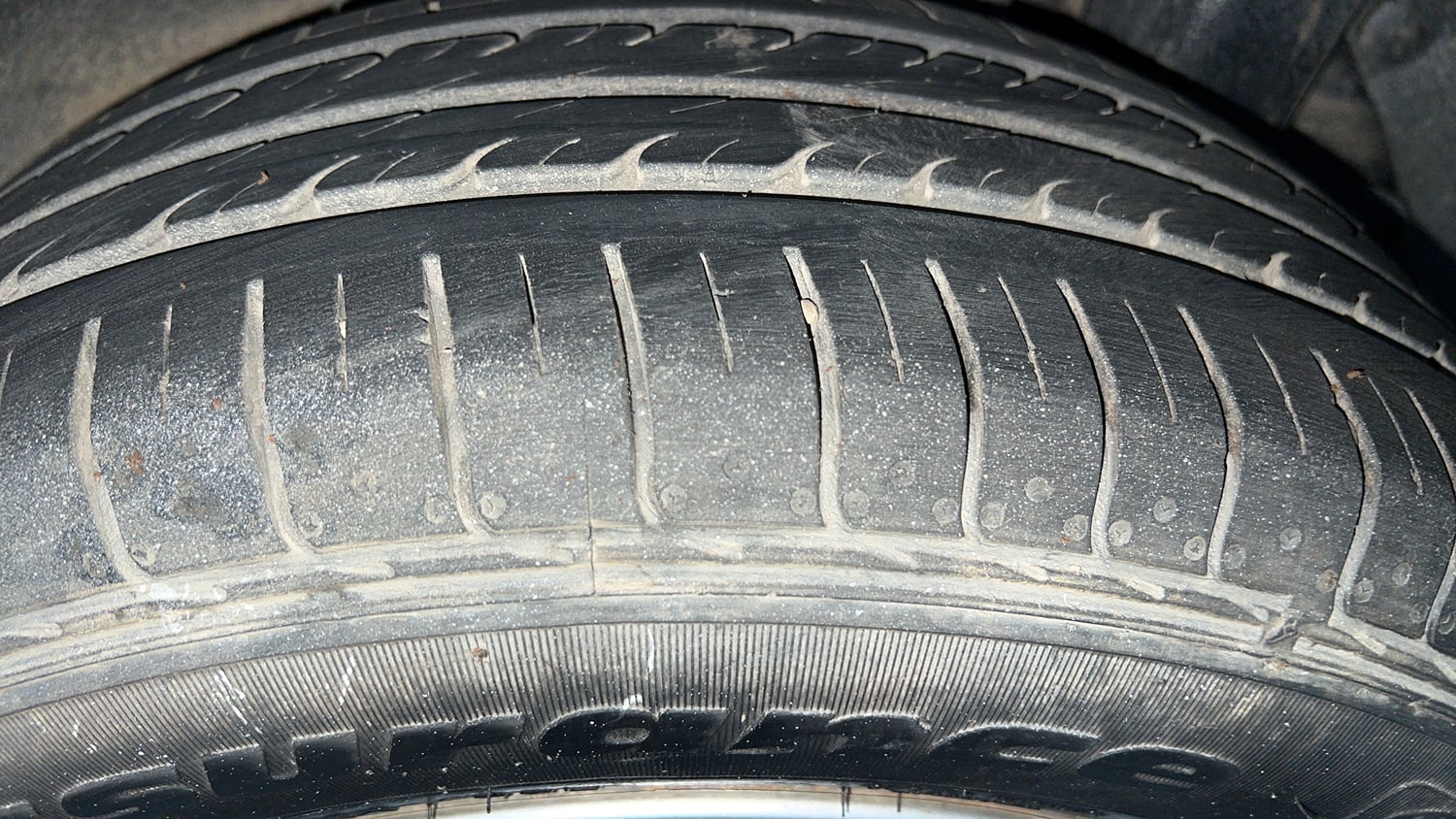 Used 2017 Hyundai Elite i20 Sportz 1.2 Petrol Manual tyres LEFT REAR TYRE TREAD VIEW