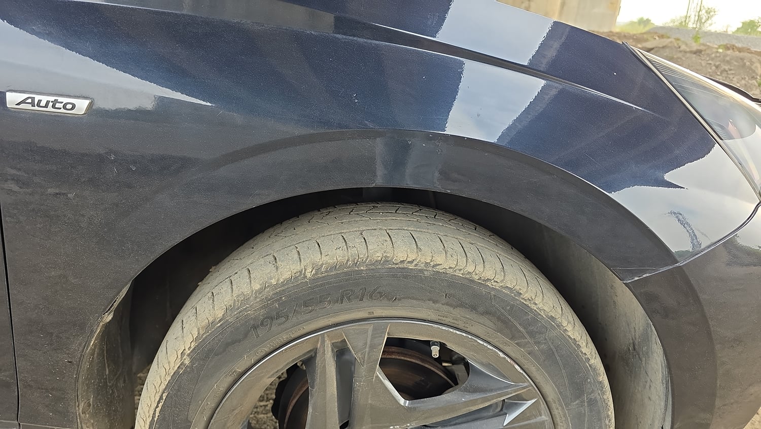 Used 2023 Hyundai New i20 Sportz 1.2 IVT Petrol Automatic tyres RIGHT FRONT TYRE TREAD VIEW