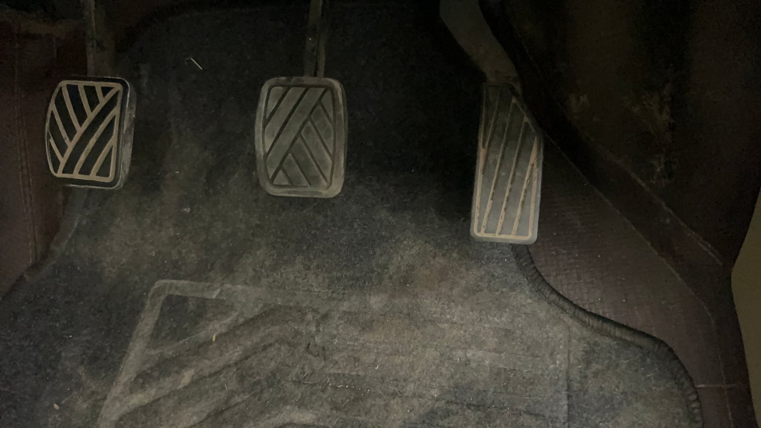 Used 2015 Maruti Suzuki Ertiga VXI CNG (Outside Fitted) Cng Manual interior PEDALS VIEW