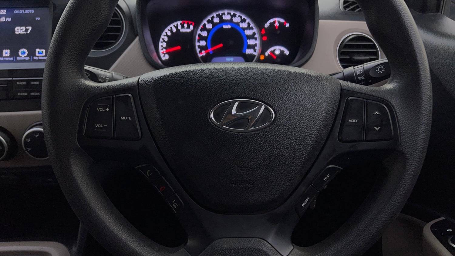 Used 2019 Hyundai Grand i10 Sportz 1.2 Kappa VTVT Petrol Manual top_features Airbags