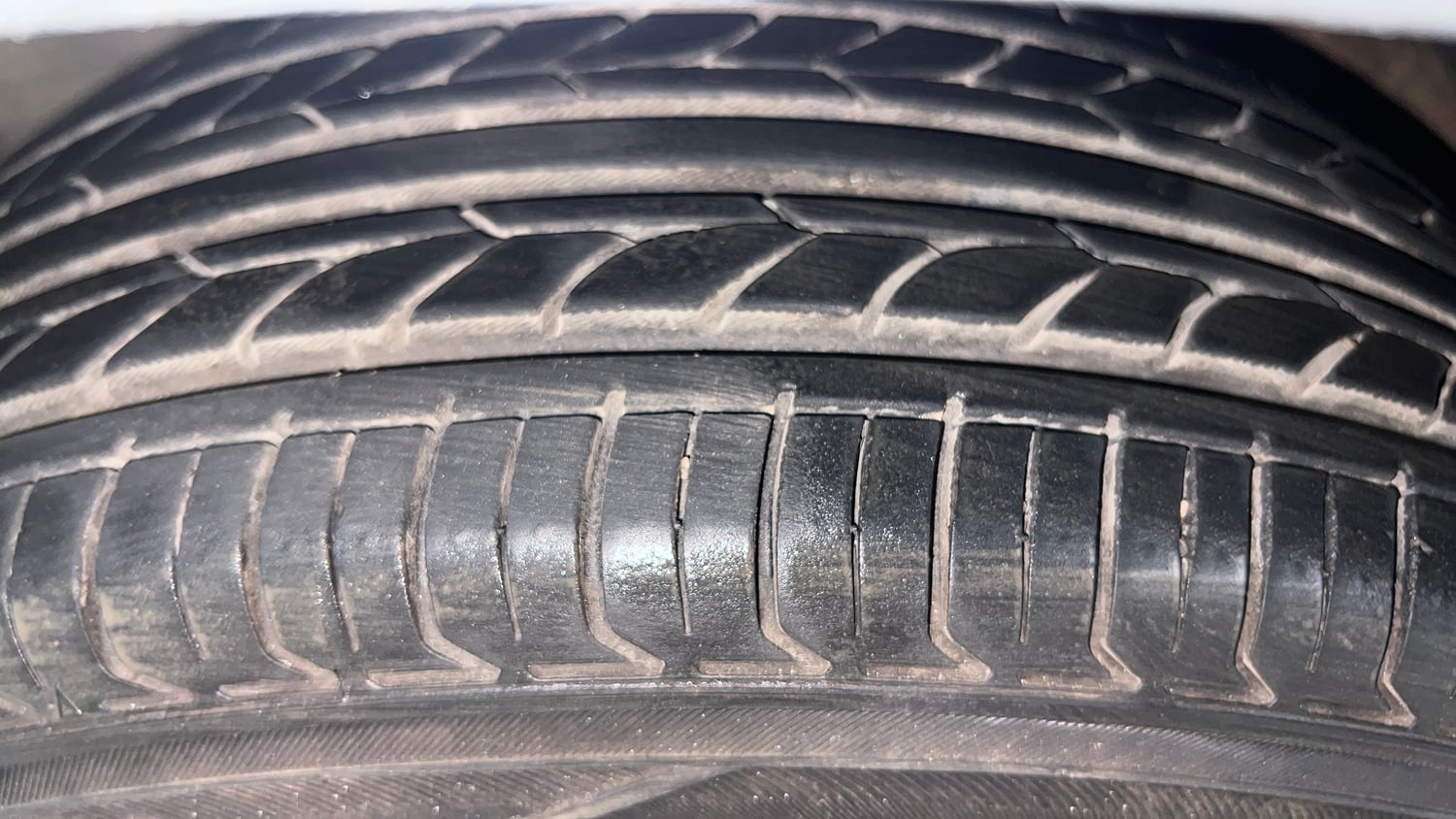 Used 2012 Honda City 1.5 E MT Petrol Manual tyres LEFT FRONT TYRE TREAD VIEW