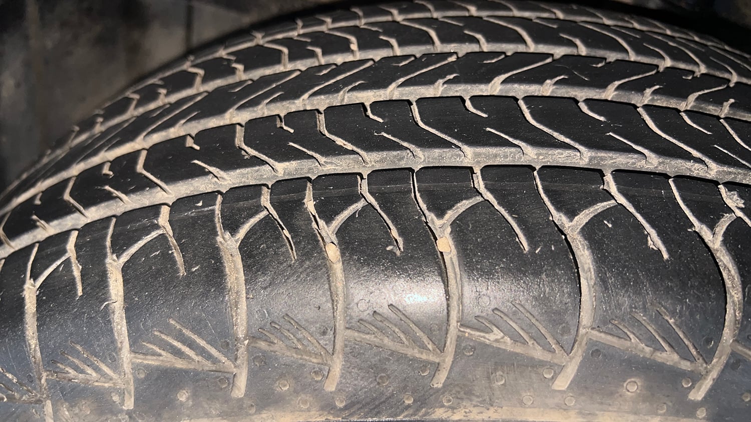 Used 2023 Toyota Urban Cruiser Hyryder V AT NeoDrive Petrol Automatic tyres LEFT FRONT TYRE TREAD VIEW