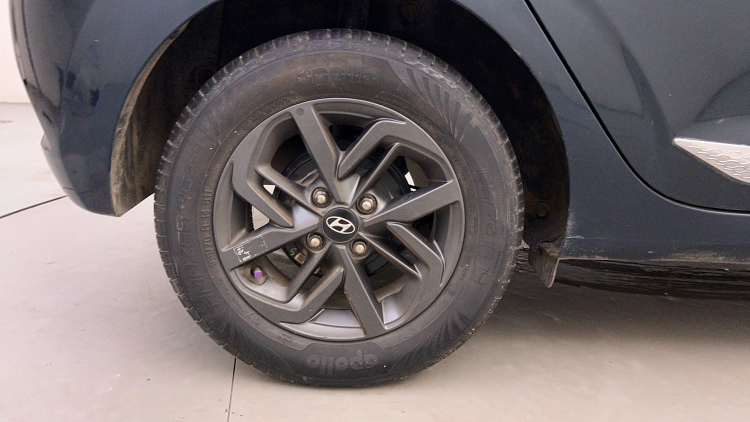 Used 2021 Hyundai Grand i10 Nios Sportz AMT 1.2 Kappa VTVT Petrol Automatic tyres RIGHT REAR TYRE RIM VIEW