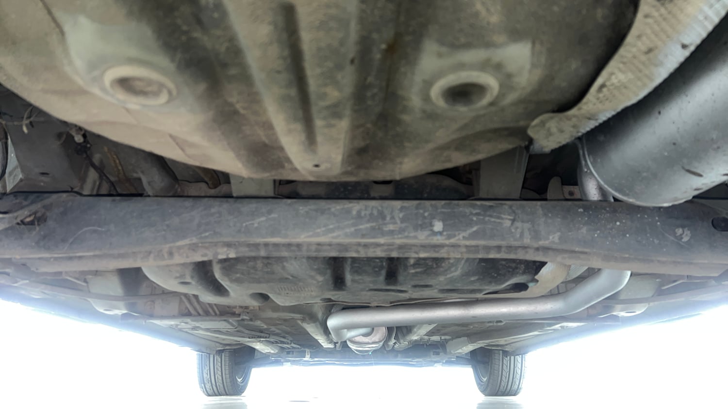 Used 2020 Hyundai New i20 Asta (O) 1.0 Turbo DCT Petrol Automatic extra REAR UNDERBODY VIEW (TAKEN FROM REAR)