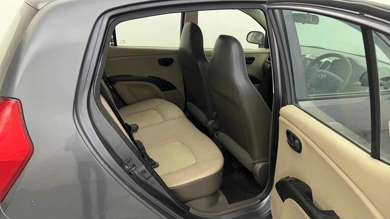Used 2014 Hyundai i10 Magna 1.1 iRDE2 Petrol Manual interior RIGHT SIDE REAR DOOR CABIN VIEW