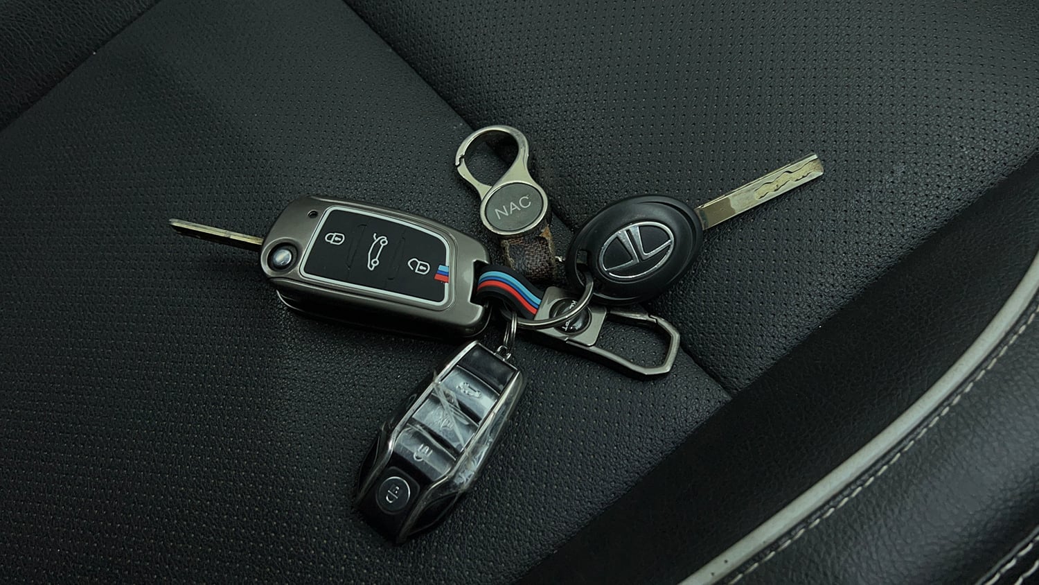 Used 2022 Tata Altroz XE Petrol Petrol Manual extra CAR KEY VIEW
