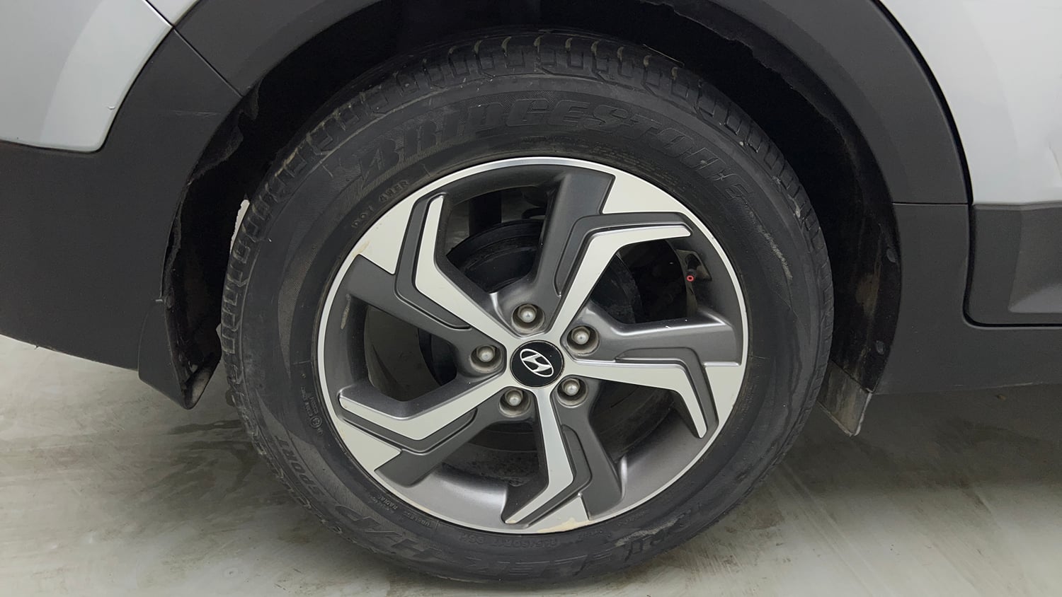 Used 2019 Hyundai Creta SX 1.6 AT Petrol Petrol Automatic tyres RIGHT REAR TYRE RIM VIEW