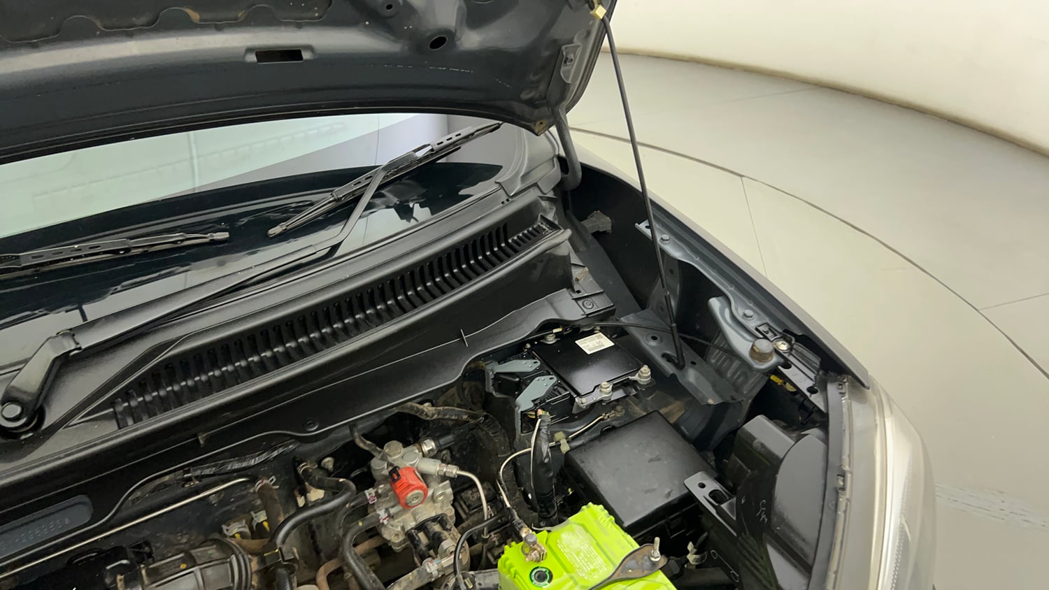 Used 2021 Maruti Suzuki S-Presso VXi CNG Cng Manual engine ENGINE LEFT SIDE HINGE & APRON VIEW