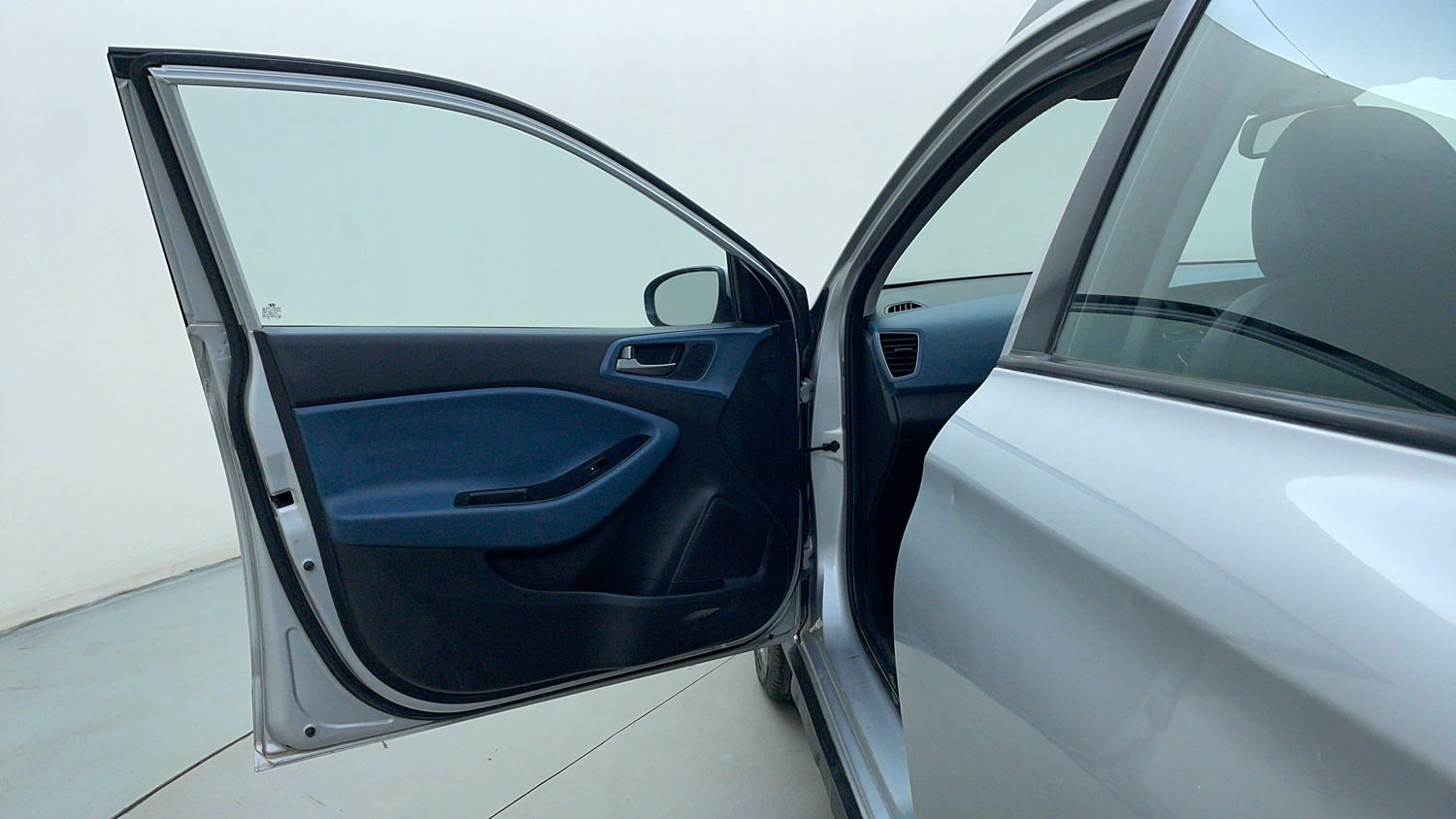 Used 2015 Hyundai i20 Active 1.2 S Petrol Manual interior LEFT FRONT DOOR OPEN VIEW