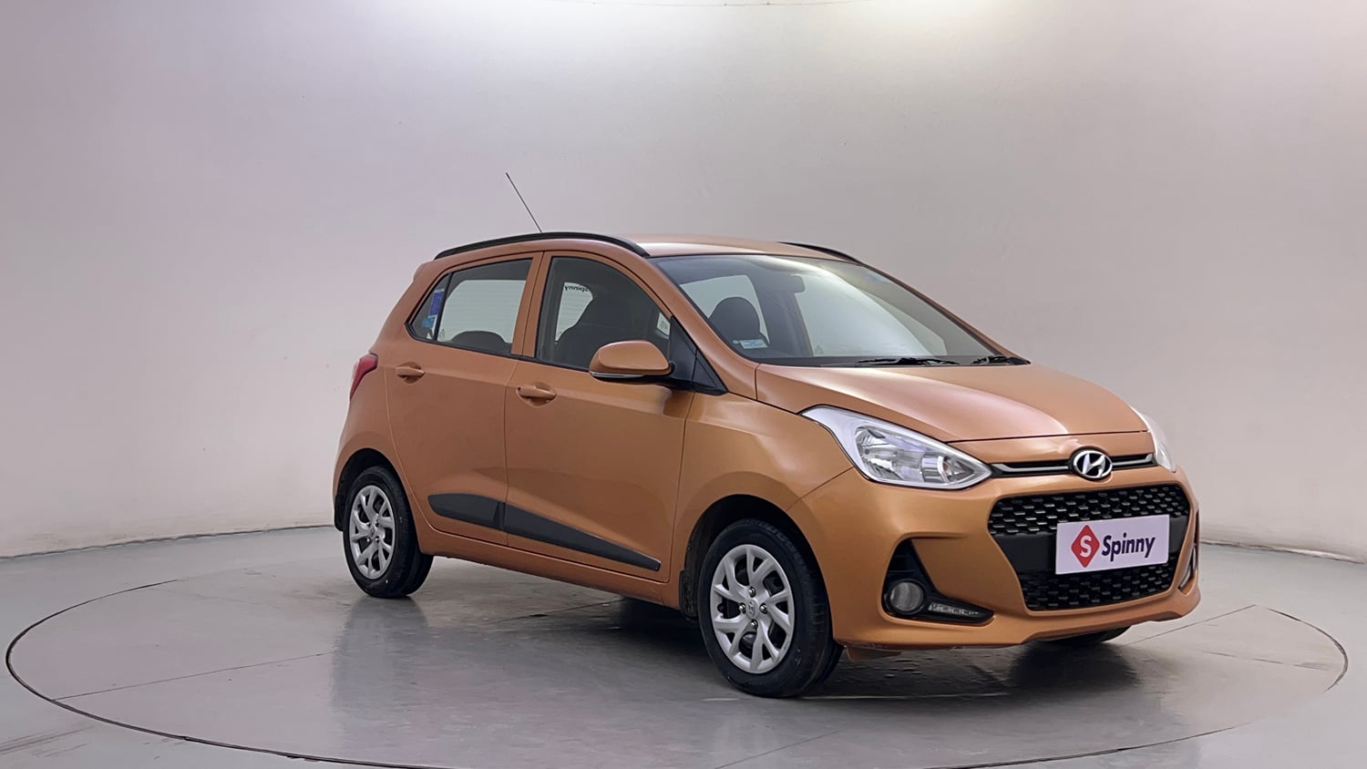 Used 2017 Hyundai Grand i10 Sportz (O) 1.2 Kappa VTVT Petrol Manual exterior RIGHT FRONT CORNER VIEW