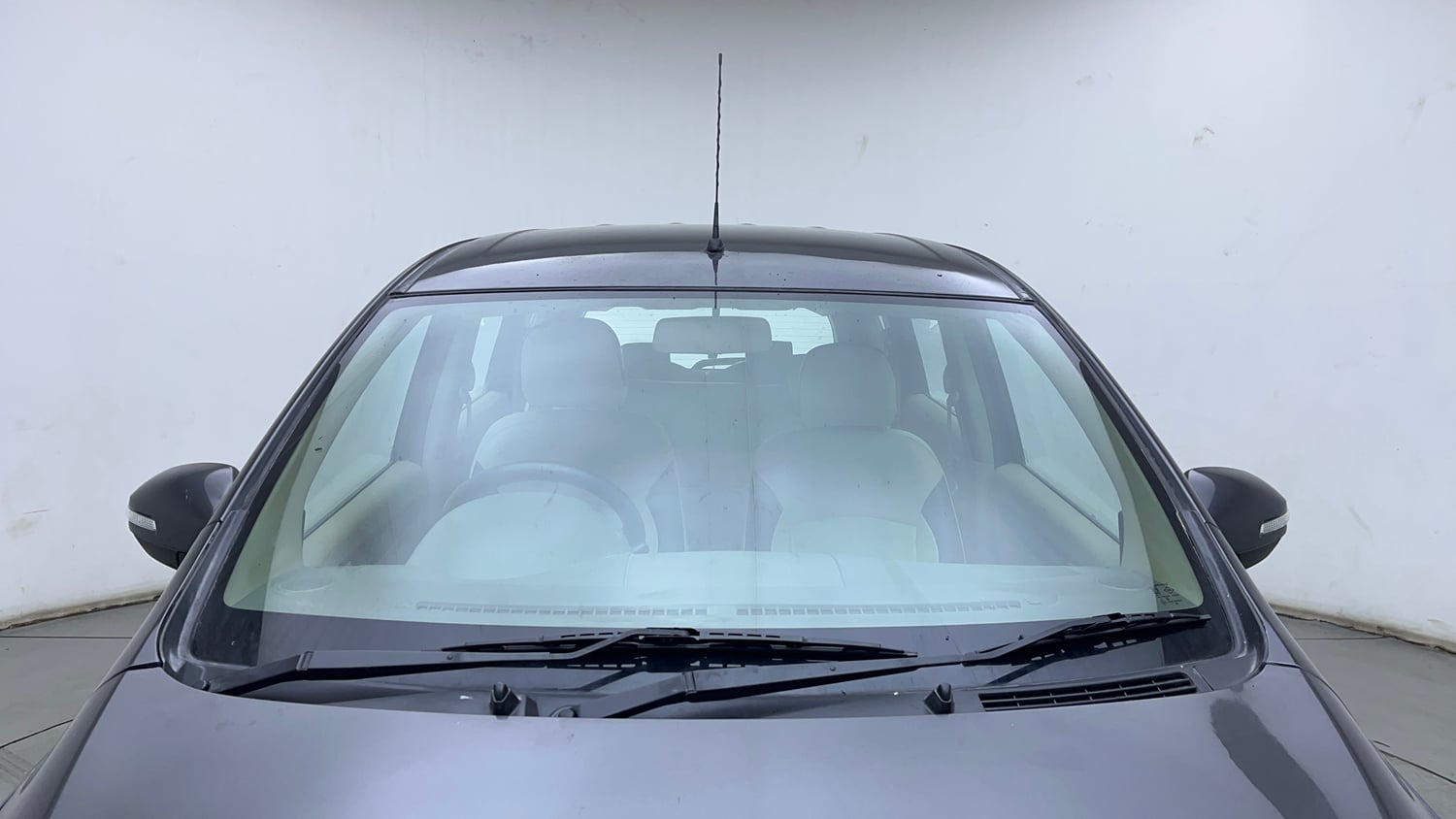 Used 2018 Maruti Suzuki Ertiga ZXI Petrol Manual exterior FRONT WINDSHIELD VIEW