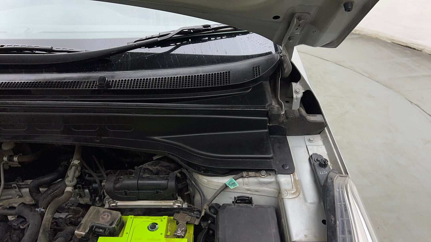 Used 2019 Hyundai Creta SX 1.6 AT Petrol Petrol Automatic engine ENGINE LEFT SIDE HINGE & APRON VIEW