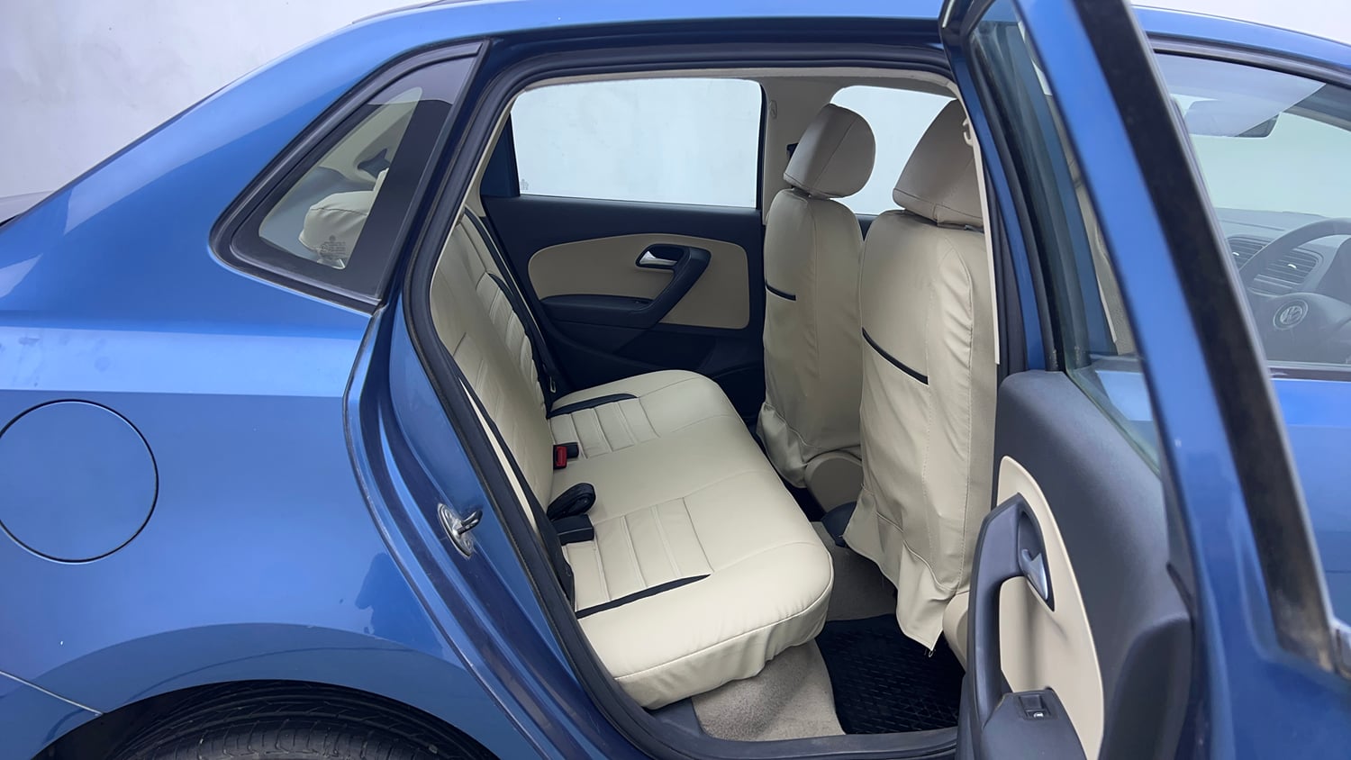 Used 2016 Volkswagen Ameo Comfortline 1.2L (P) Petrol Manual interior RIGHT SIDE REAR DOOR CABIN VIEW