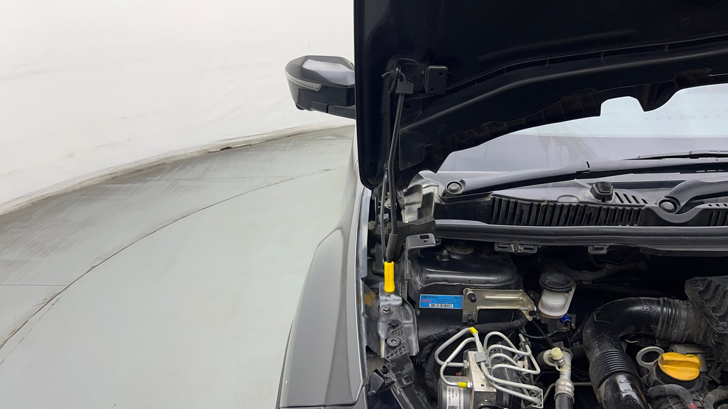Used 2024 Tata Nexon Creative Plus 1.2 iCNG Cng Manual engine ENGINE RIGHT SIDE HINGE & APRON VIEW
