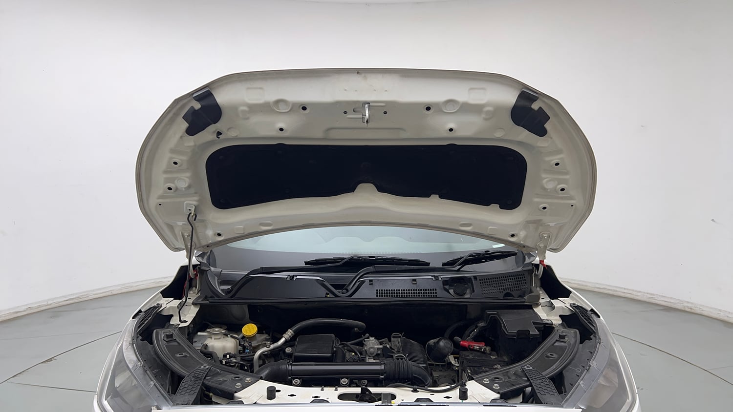 Used 2023 Nissan Magnite XE Petrol Manual engine ENGINE & BONNET OPEN FRONT VIEW