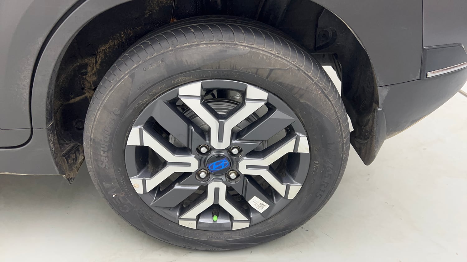 Used 2023 Hyundai Exter SX (O) 1.2 MT Petrol Manual tyres LEFT REAR TYRE RIM VIEW