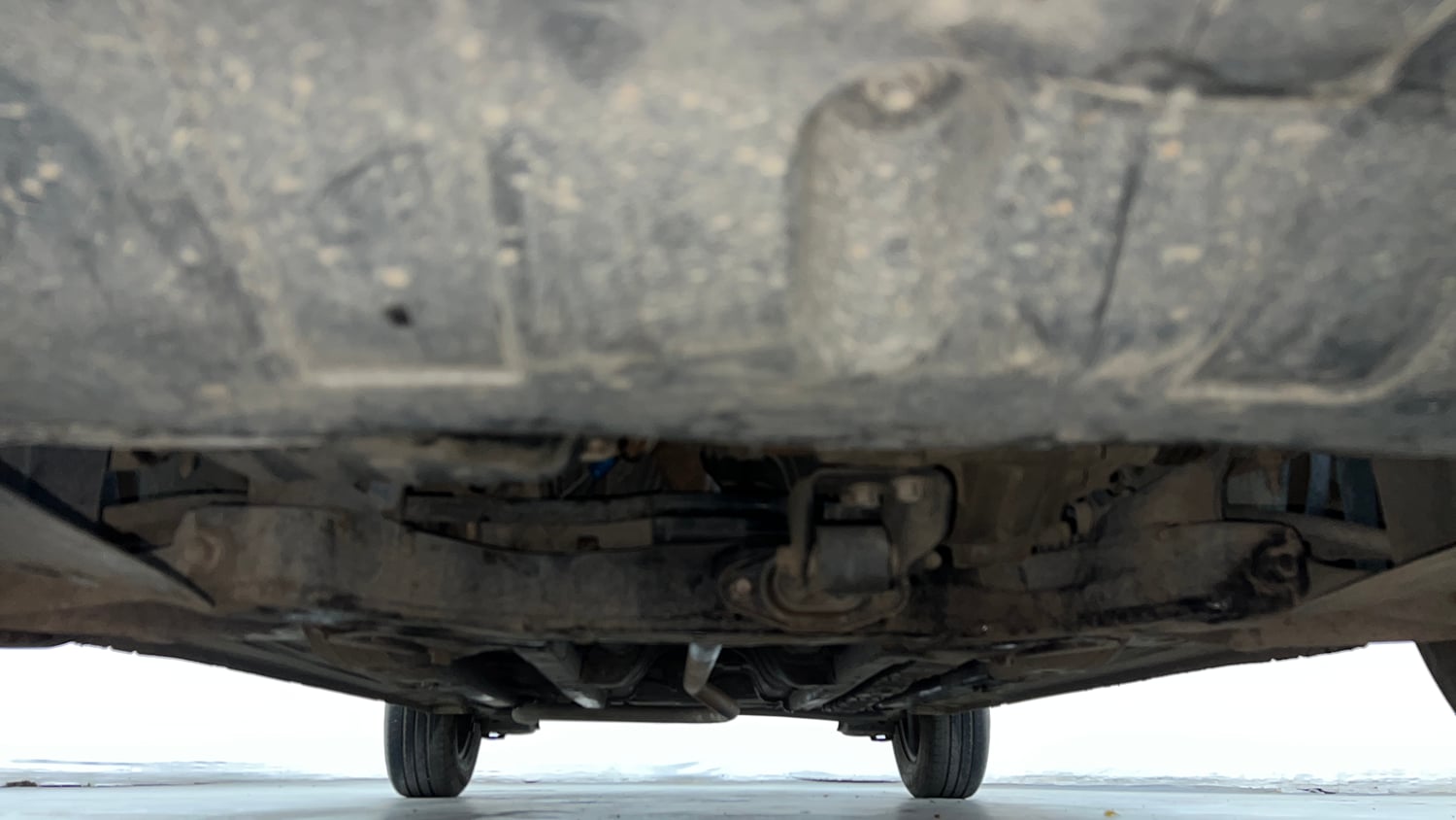 Used 2017 Hyundai Elite i20 Sportz 1.2 Petrol Manual extra FRONT LEFT UNDERBODY VIEW