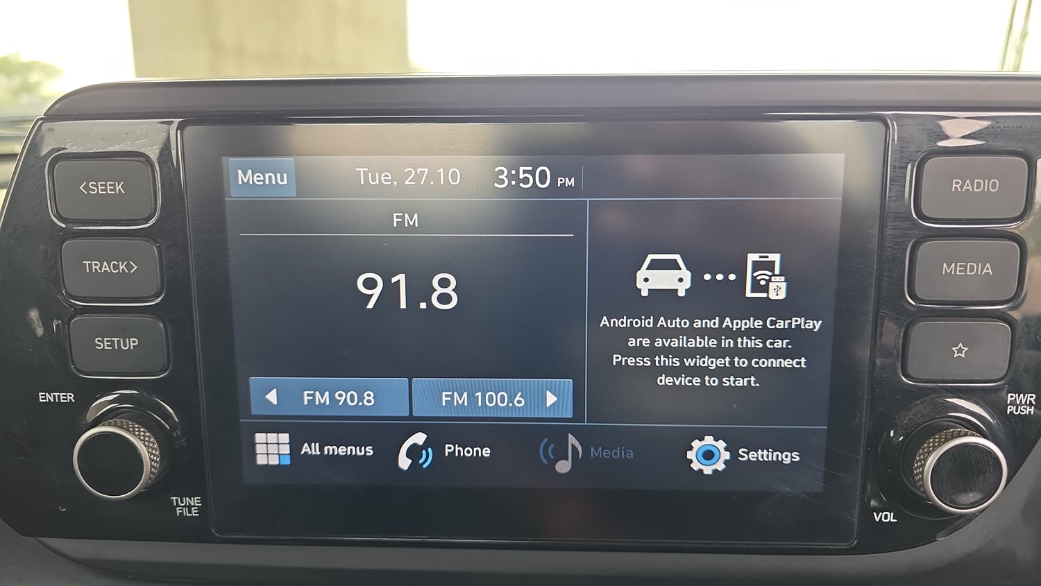 Used 2023 Hyundai New i20 Sportz 1.2 IVT Petrol Automatic top_features Integrated (in-dash) music system