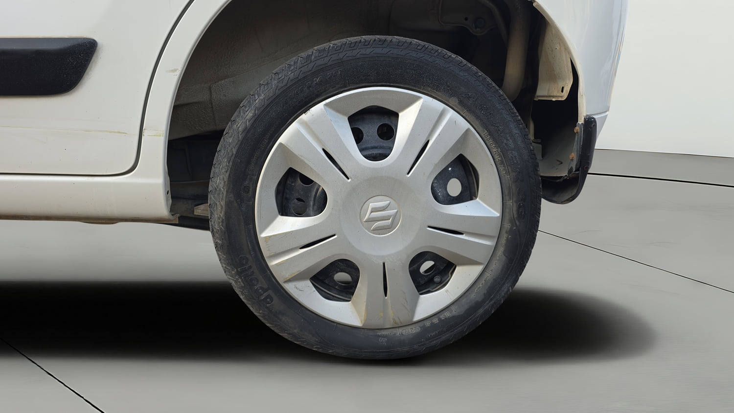 Used 2017 Maruti Suzuki Wagon R VXI Petrol Manual tyres LEFT REAR TYRE RIM VIEW